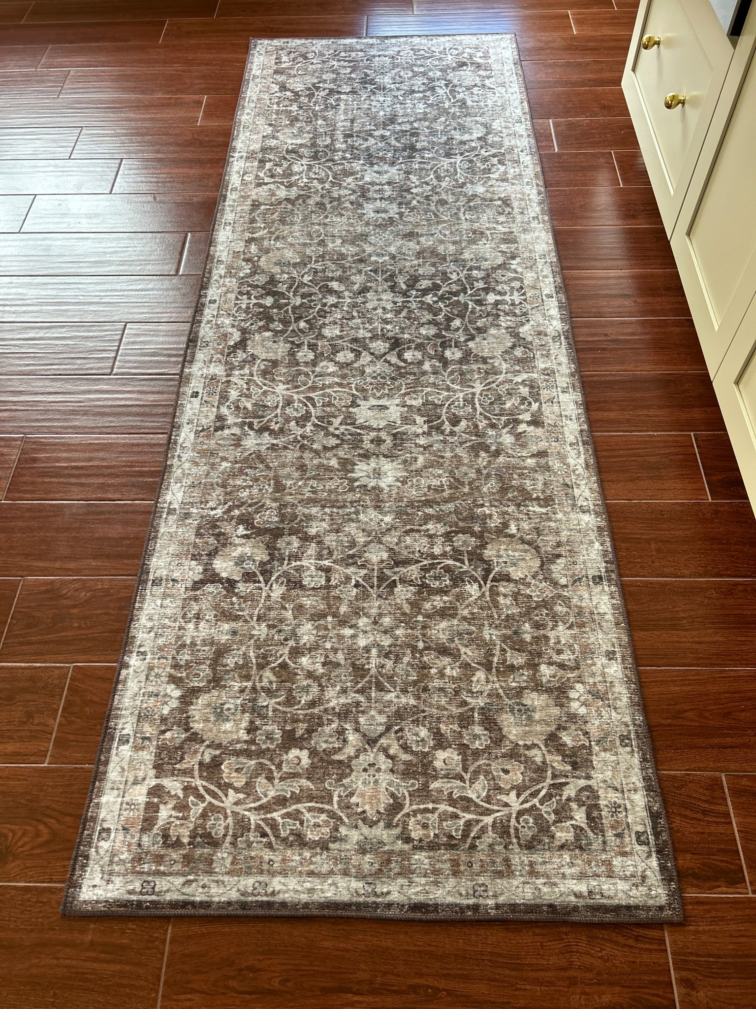 The prettiest brown & burgundy runner. 