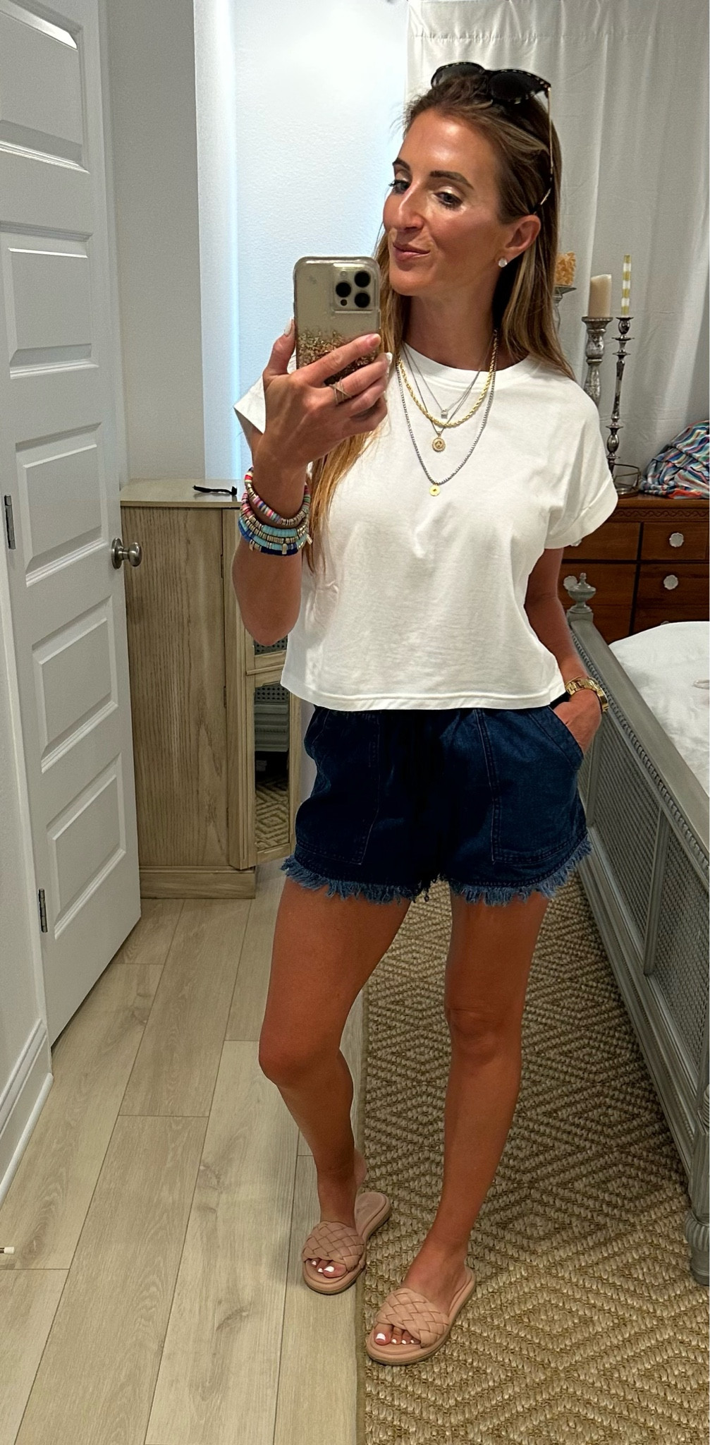 Cuffed sleeve cropped shirt: https://dalesclothing.com/products/round-neck-cuffed-sleeve-top