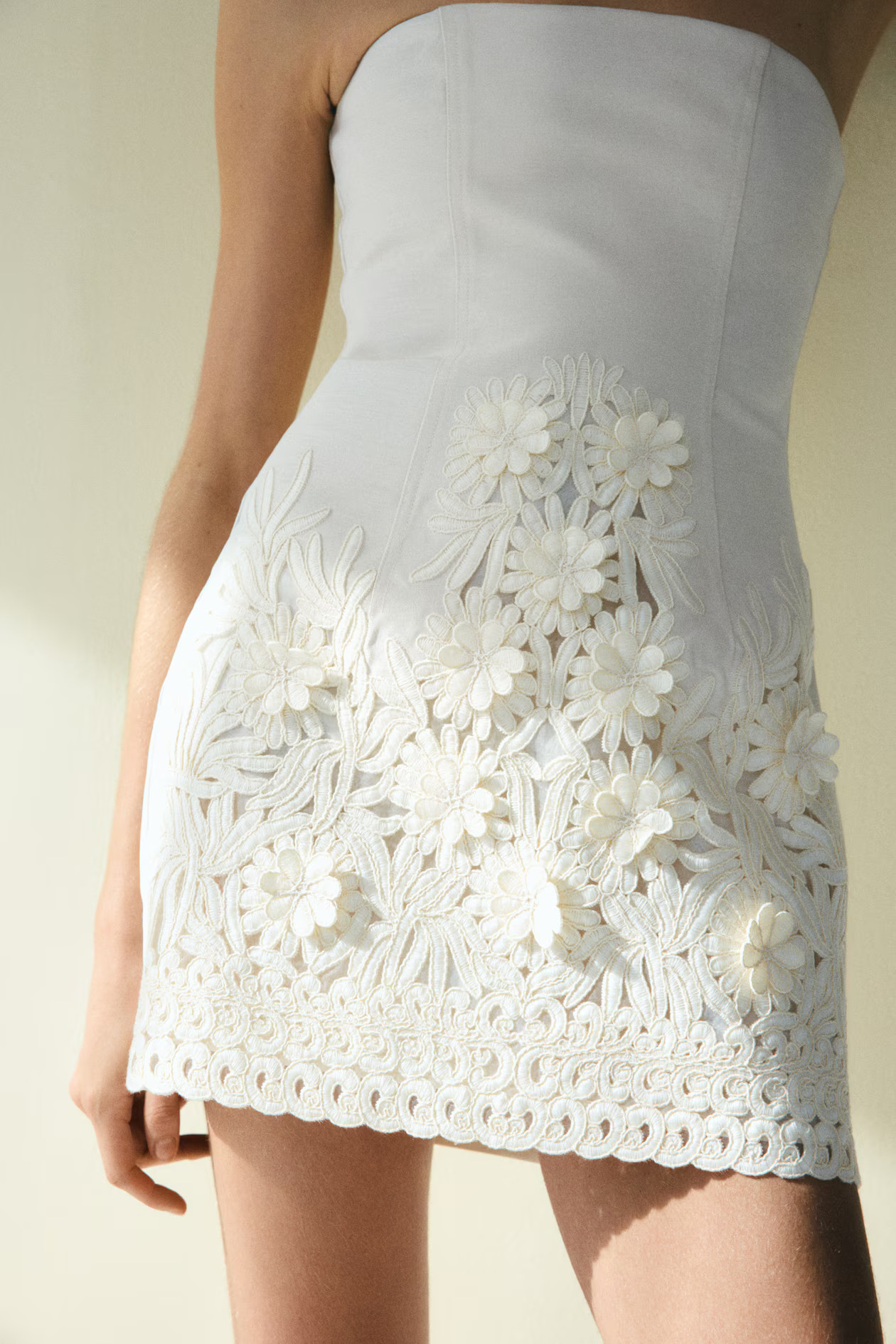 Appliquéd bandeau dress | H&M (UK, MY, IN, SG, PH, TW, HK)