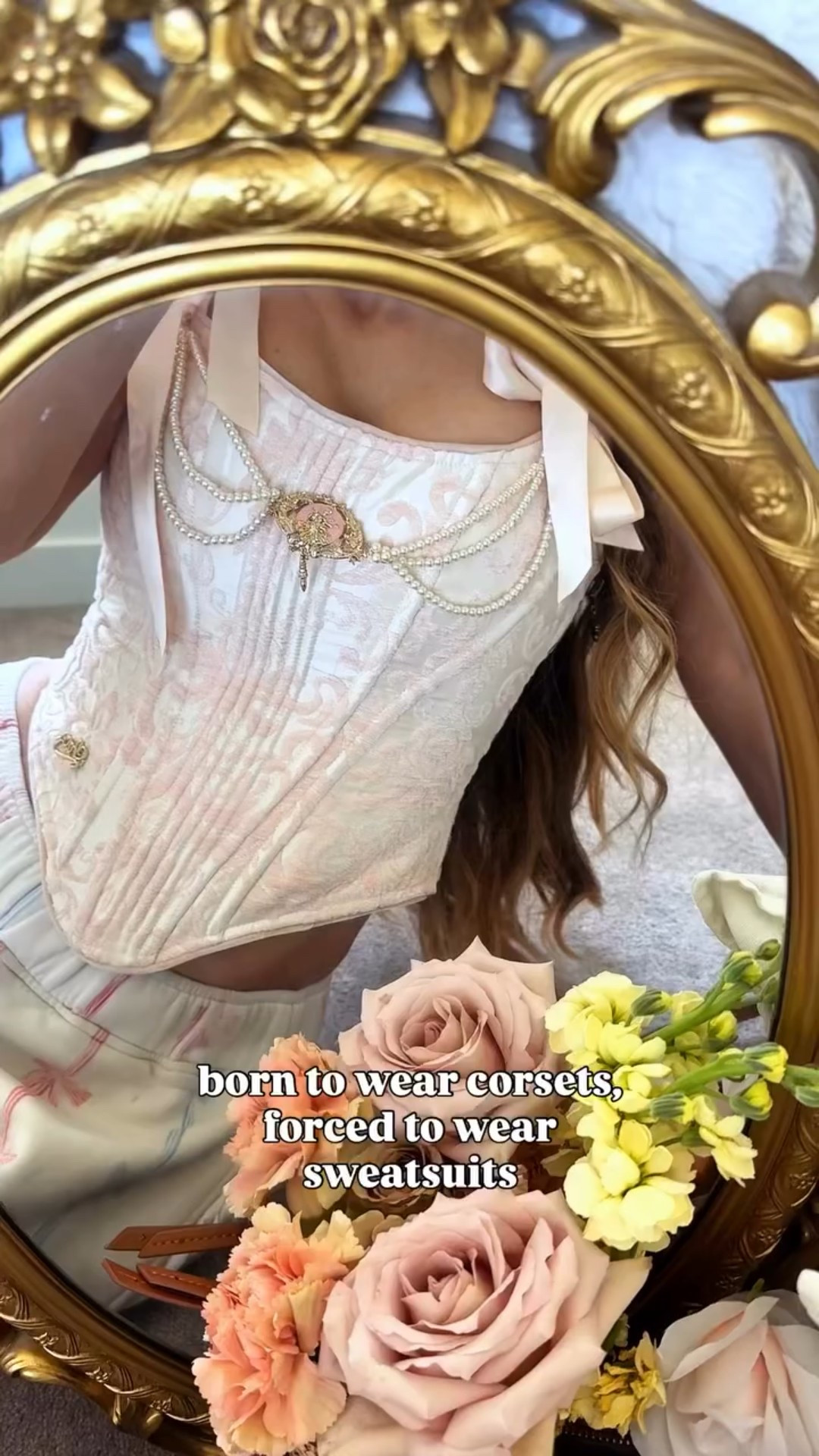 I actually love to wear both 🤭💘

code LUIZAPARRELLA to save @lacemadeofficial