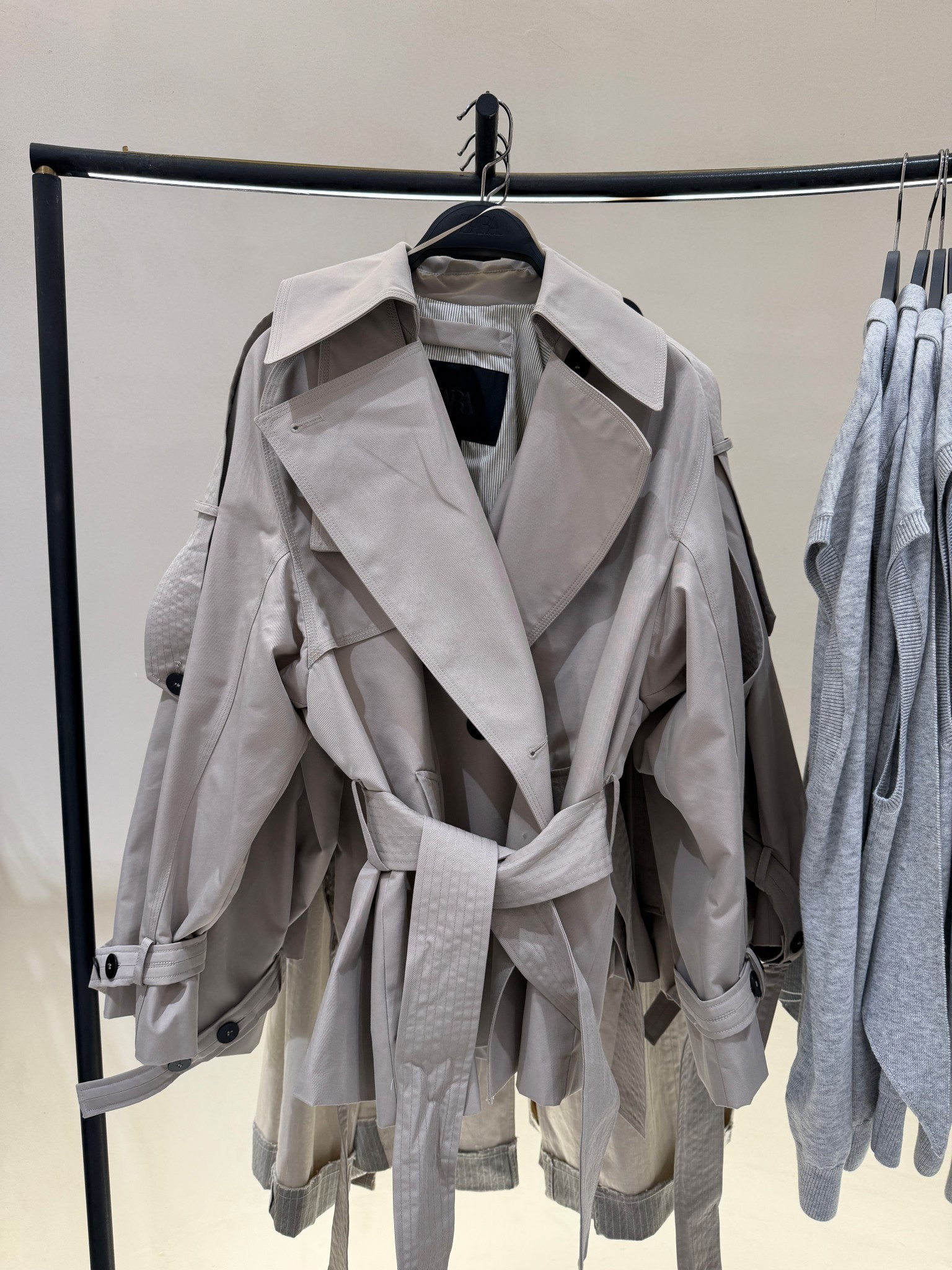 One of the most gorgeous cropped trench coats I’ve seen this season - so elevated and classy 

#LTKuk #LTKluxury #LTKspring