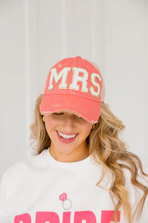 MRS PINK HAT | Judith March