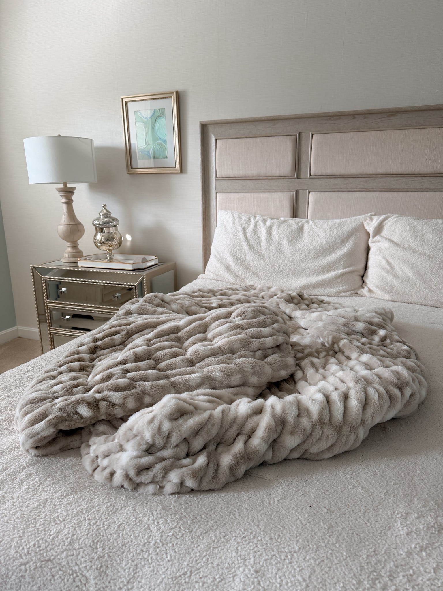 Lola blankets would make the perfect gift for anyone! Kids, mother in law, mom, friend! Seriously the softest blankets ever  

#LTKSeasonal #LTKGiftGuide #LTKSaleAlert