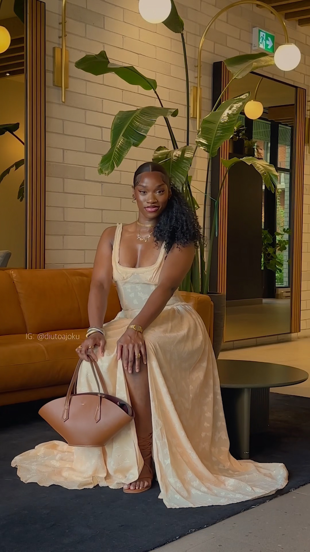 Tall girls need more love in the fashion industry🥺
#TallGirlStyle
#TallGirlApproved
#TallGirlFashion
#TallGirlTok
#FashionReels
#OOTD
#StyleTips
#MaxiDress
#FashionTok
#TallGirls
#ViralReels
#FashionInspo