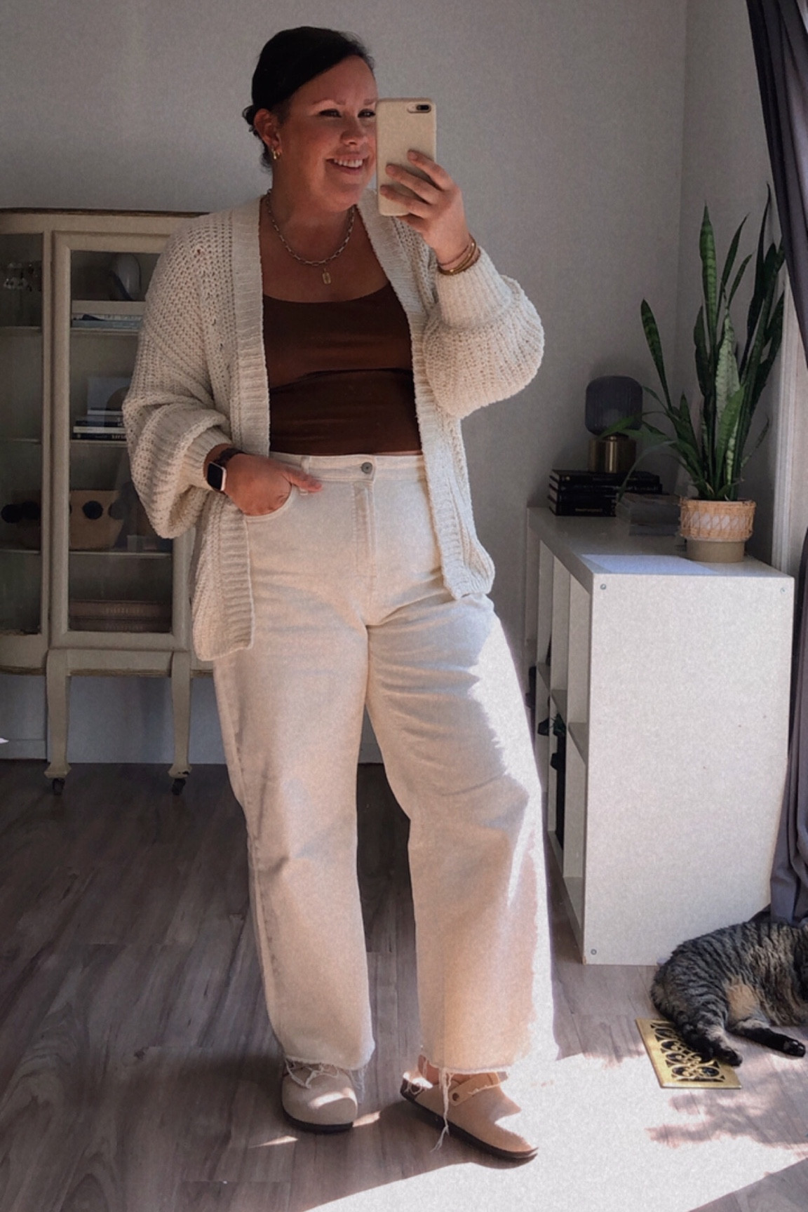 Midsize outfit style ✨ The perfect everyday, elevated yet casual outfit. Cozy sweater, simple tank and cream denim. 



#LTKcanada #LTKmidsize #LTKstyletip