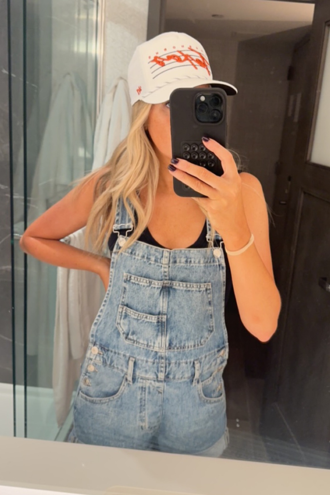 Denim overall
Texas longhorns
College game day 
Texas outfit 



#LTKtravel #LTKfindsunder100 #LTKsalealert