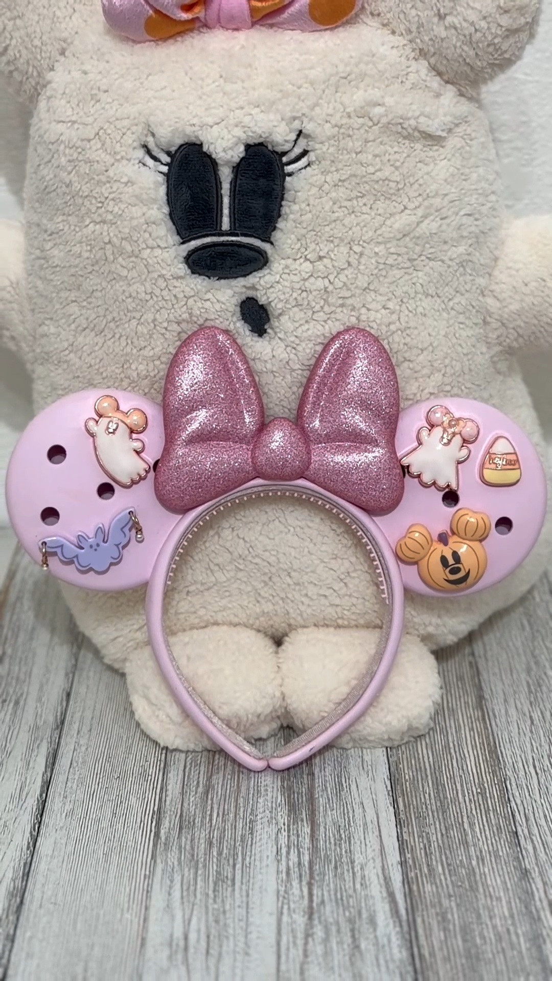 🎃👻 Decorating my pink Crocs Disney ears with me! 💕✨

I added the Mickey & Minnie Mouse Cutie Ghost Halloween Jibbitz Set from Crocs, and I’m OBSESSED! 👻🎀🖤 These little ghost details are seriously too adorable and make my ears feel extra festive for Halloween. 🎃✨

Because even my ears need a little spooky Disney magic! 🥰👻🏰

#DisneyHalloween #DisneyEars #CrocsJibbitz #MickeyAndMinnie #DisneyStyle

#LTKdayinmylife #LTKootd #LTKstorytime