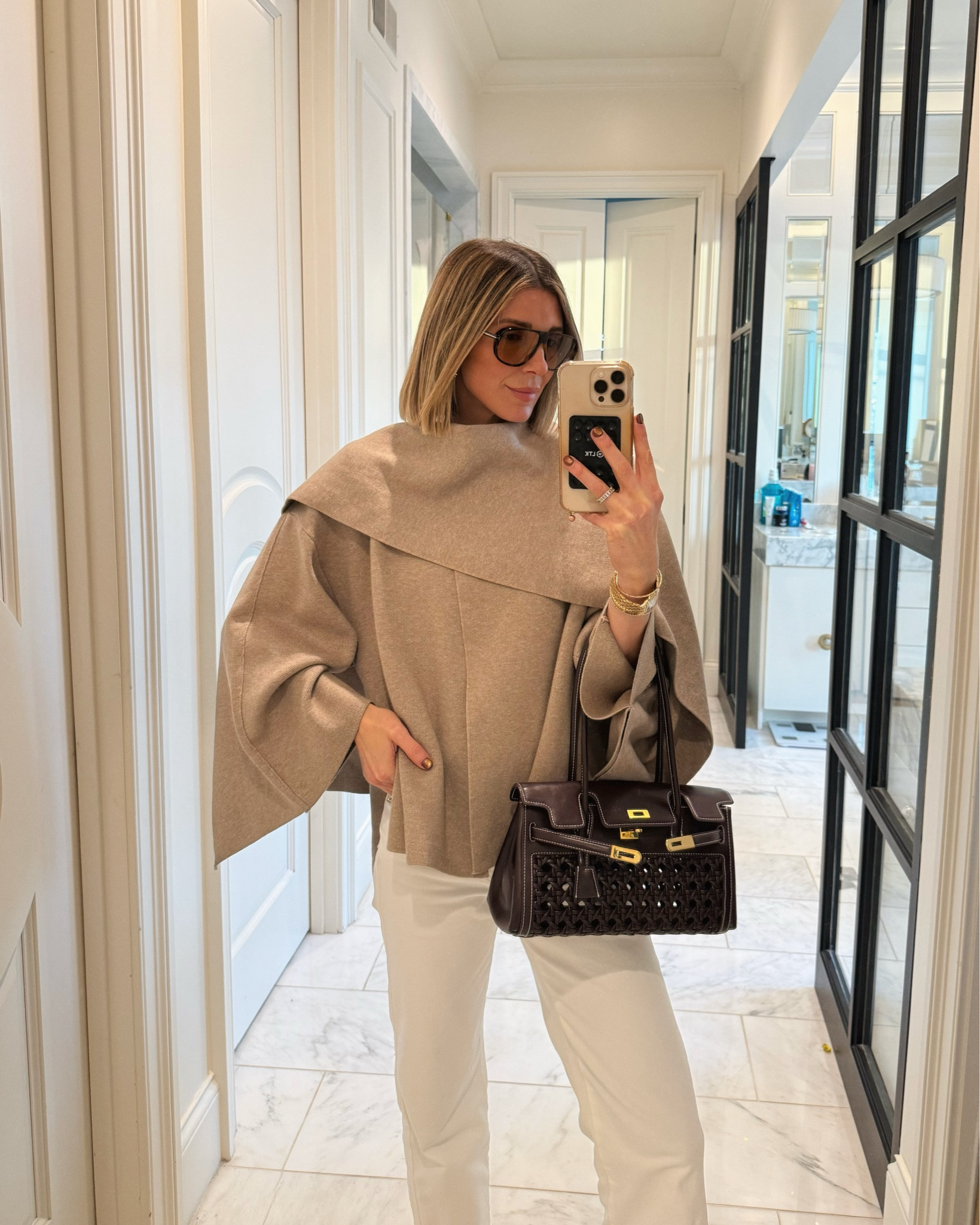 How to wear white jeans in the winter. 