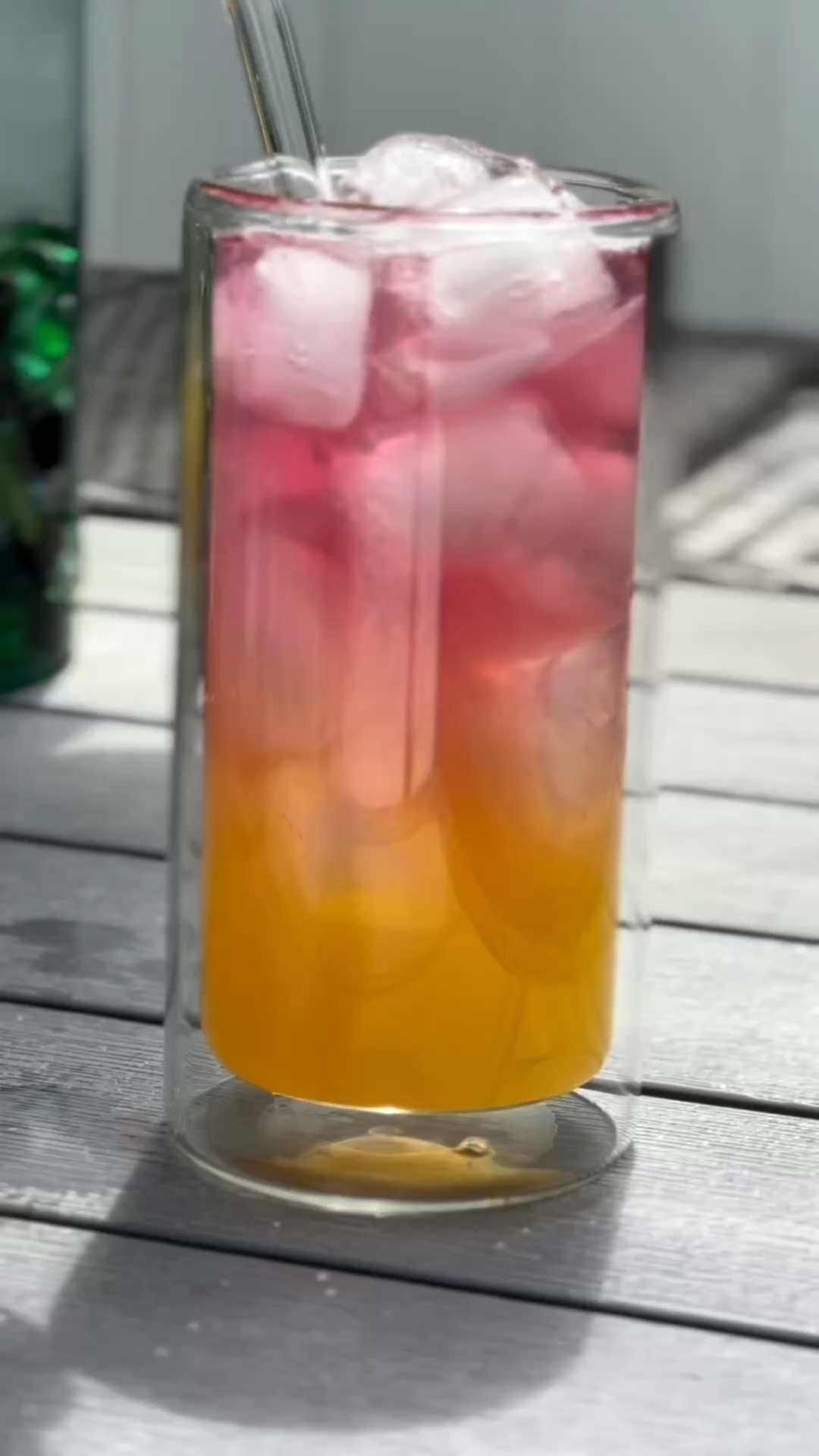 HYDRATION but make it cute!🥥✨This Sunset Refresher is a combination of pineapple, coconut water, and botanical teas for the ultimate electrolyte boost. Adding that lime juice at the end isn’t just for zest, it’s for that beautiful color transformation! The layers? Obsessed. The benefits? Even better.⚡️
#NaturesGatorade #DaylieDose #Holistichousewife #aestheticdrink #electrolytes