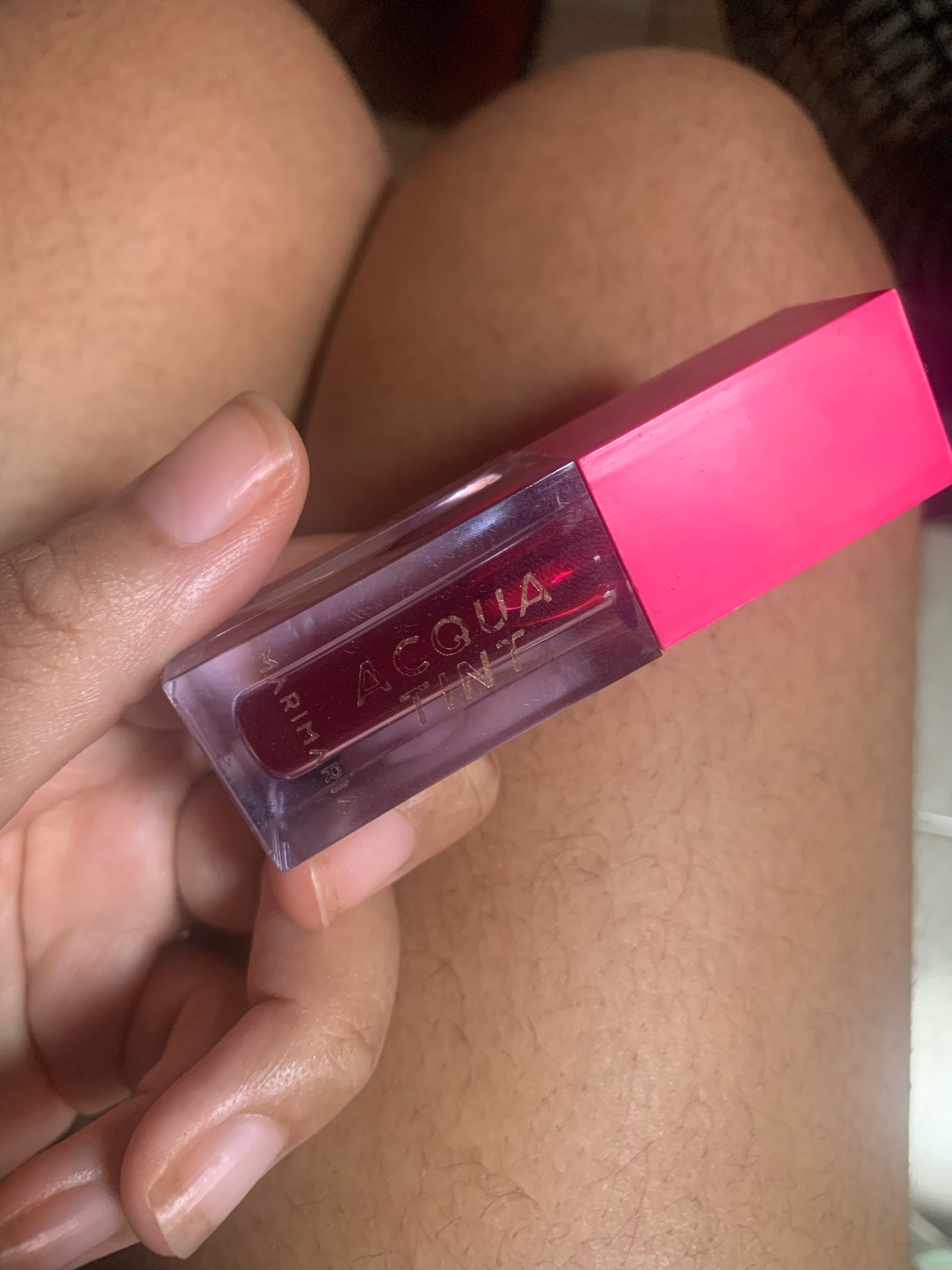 Acqua Tint da Mari Maria que fica lindíssimo. Essa cor é Jam. 

#ltkgift 

#LTKGiftGuide #LTKbrasil #LTKbeauty