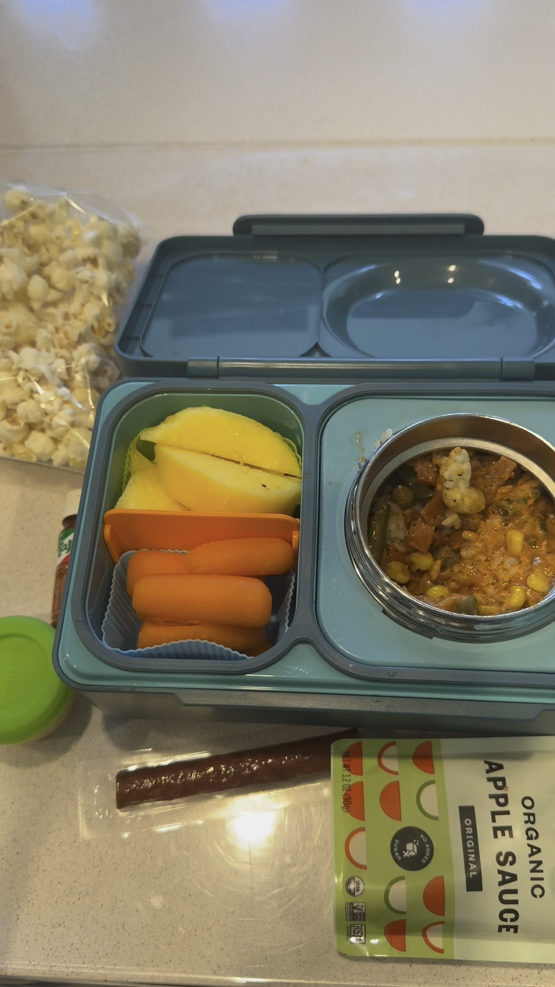#ad Pack lunch with me for my middle schooler. Today Rj is having leftover butter chicken with white rice and sautéed veggies. With all my lunch packing, I make quite a mess in the kitchen, so I stocked up on @brawny premium paper towels from @target, which are now 3 ply. So they are even stronger and more absorbent. And it’s the tear a square so you can rip off just what you need!! 👏🏽 

#ad #SummonTheStrongest #BrawnyPartner #TargetPartner #Target