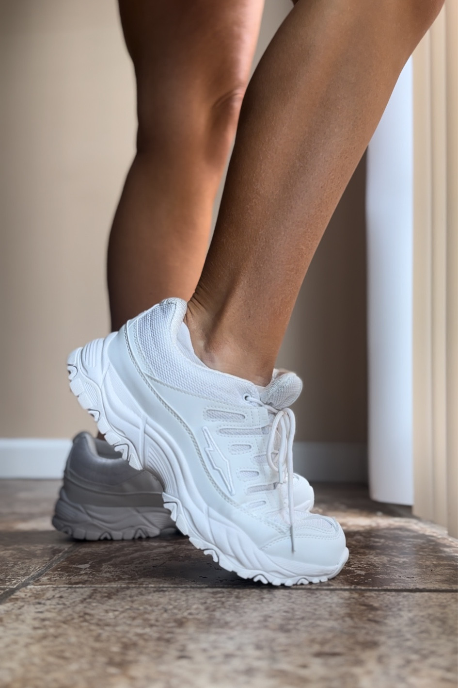 Cute chunky white sneakers for the gym ✨ 

#LTKActive #LTKStyleTip #LTKShoeCrush