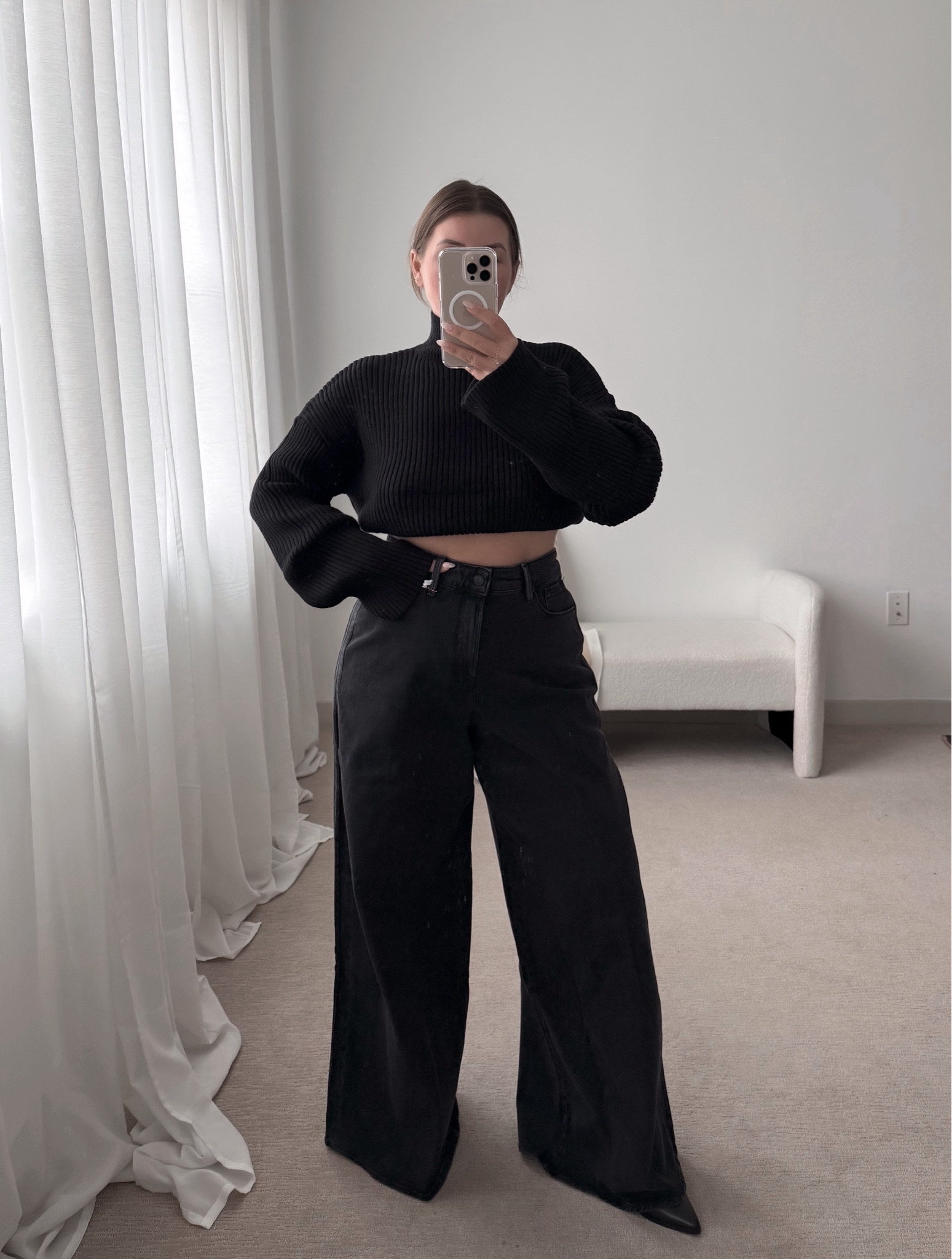 Wide leg jeans are huge, size down
I’m wearing my true size, there’s a few extra inches in the waist. 

I sized up in the top for length 



#LTKFindsUnder100 #LTKFallSale #LTKStyleTip