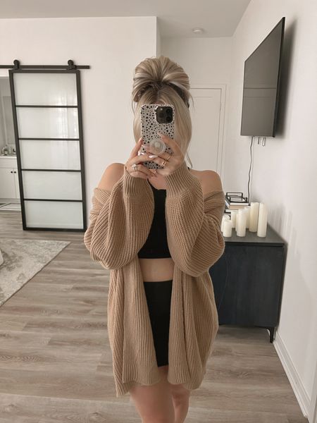 Always a sucker for an oversized cardigan - especially when it matches my daily aesthetic. 🤎 use code 23Hayley with SheIn.

Neutral aesthetic • cardigan • neutral tones • shein finds