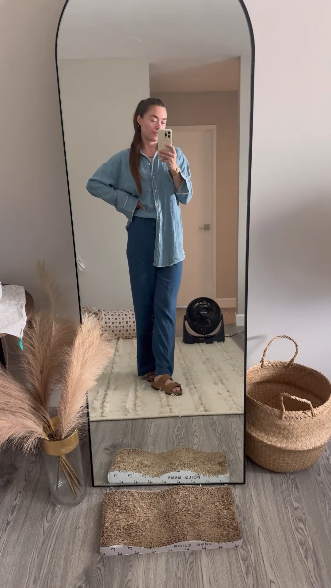 I hope summer never ends!! Loving all things cotton and linen right now so these navy linen pants are curing my blues 😉 

Paired with a light blue linen halter top that ties beautifully at the low back and paired with my comfy Birkenstock sandals, gold boho jewelry and this blue pool cover up from Aeri for after sunset. 💙

#LTKSeasonal #LTKFindsUnder50 #LTKTravel