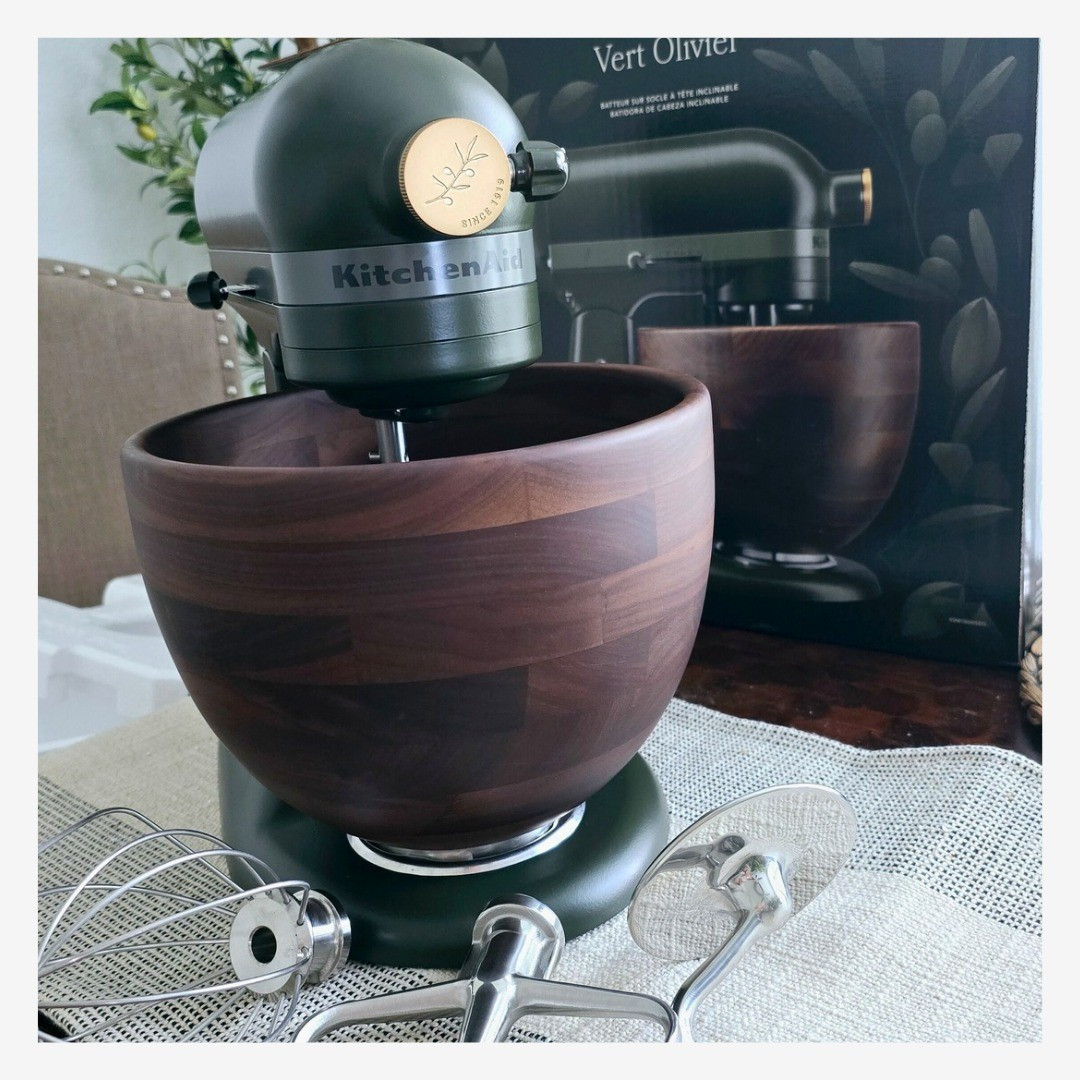 The perfect gift for a homebaker or YOU! The Design Series Evergreen kitcheaid mixer is still turning heads and one of the most loved mixers. #kitchenaidmixer #kitchenmusthaves #williamsonoma #homebaker #holidaygiftidea 

#LTKGiftGuide #LTKHoliday #LTKfoodie