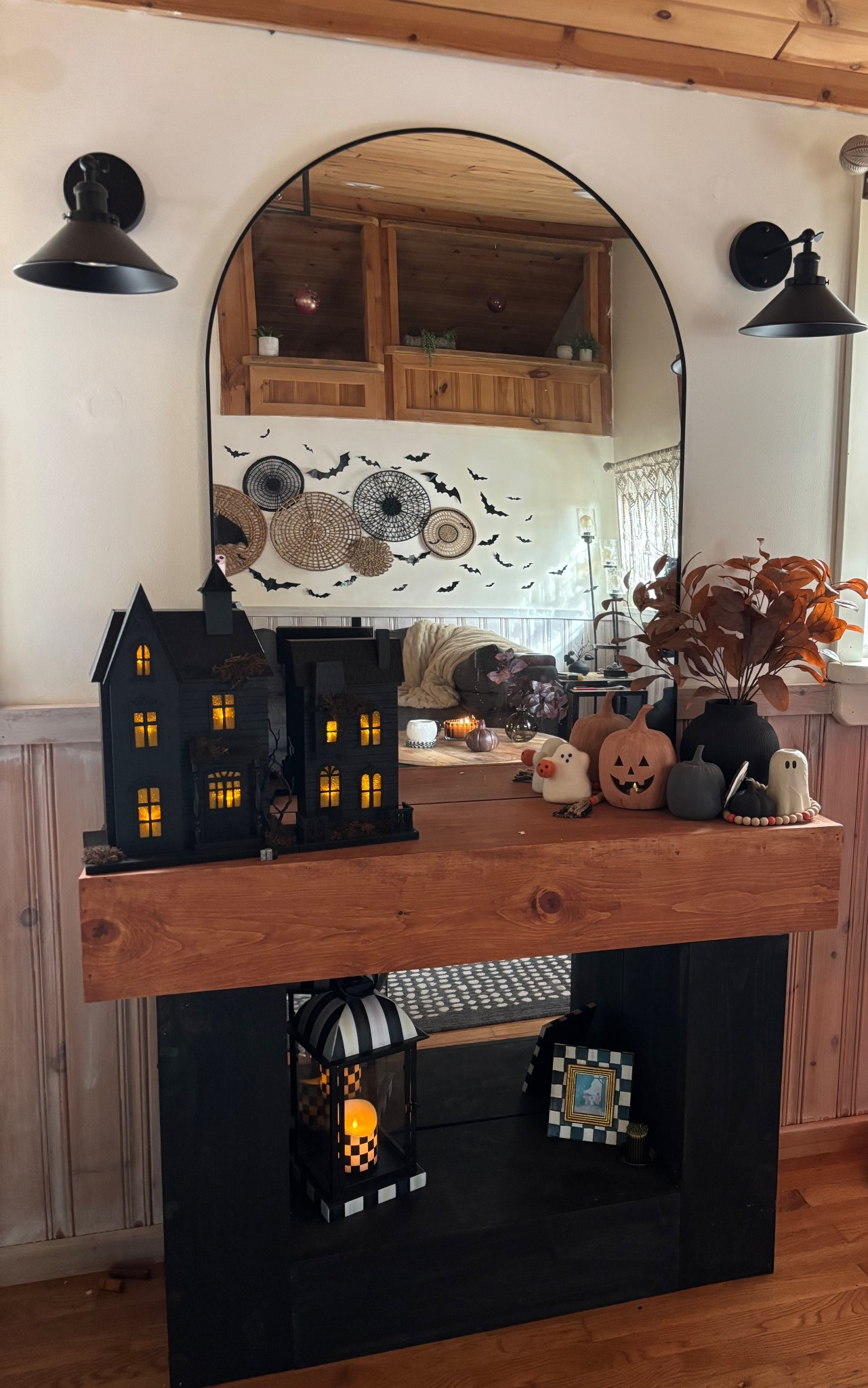 The perfect mix of fall and Halloween 🧡

#LTKHalloween #LTKHome #LTKSeasonal