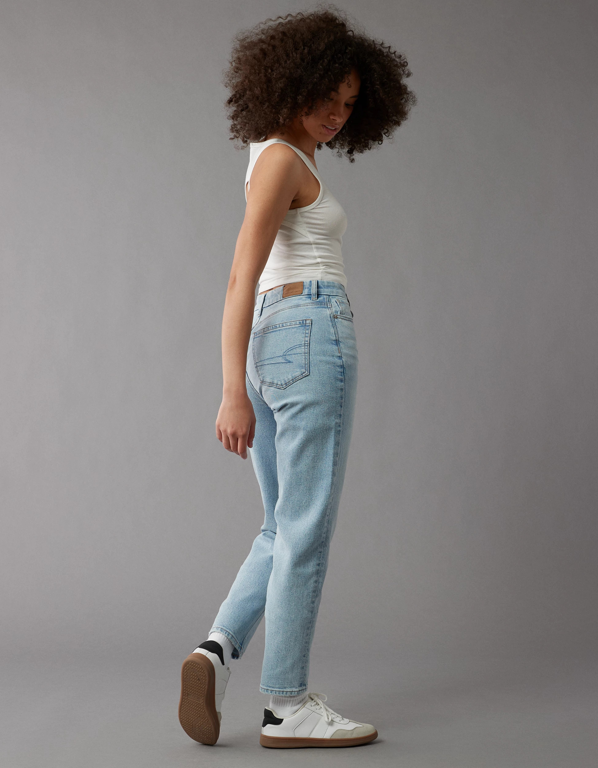 AE Strigid Curvy Mom Jean | American Eagle Outfitters (US & CA)
