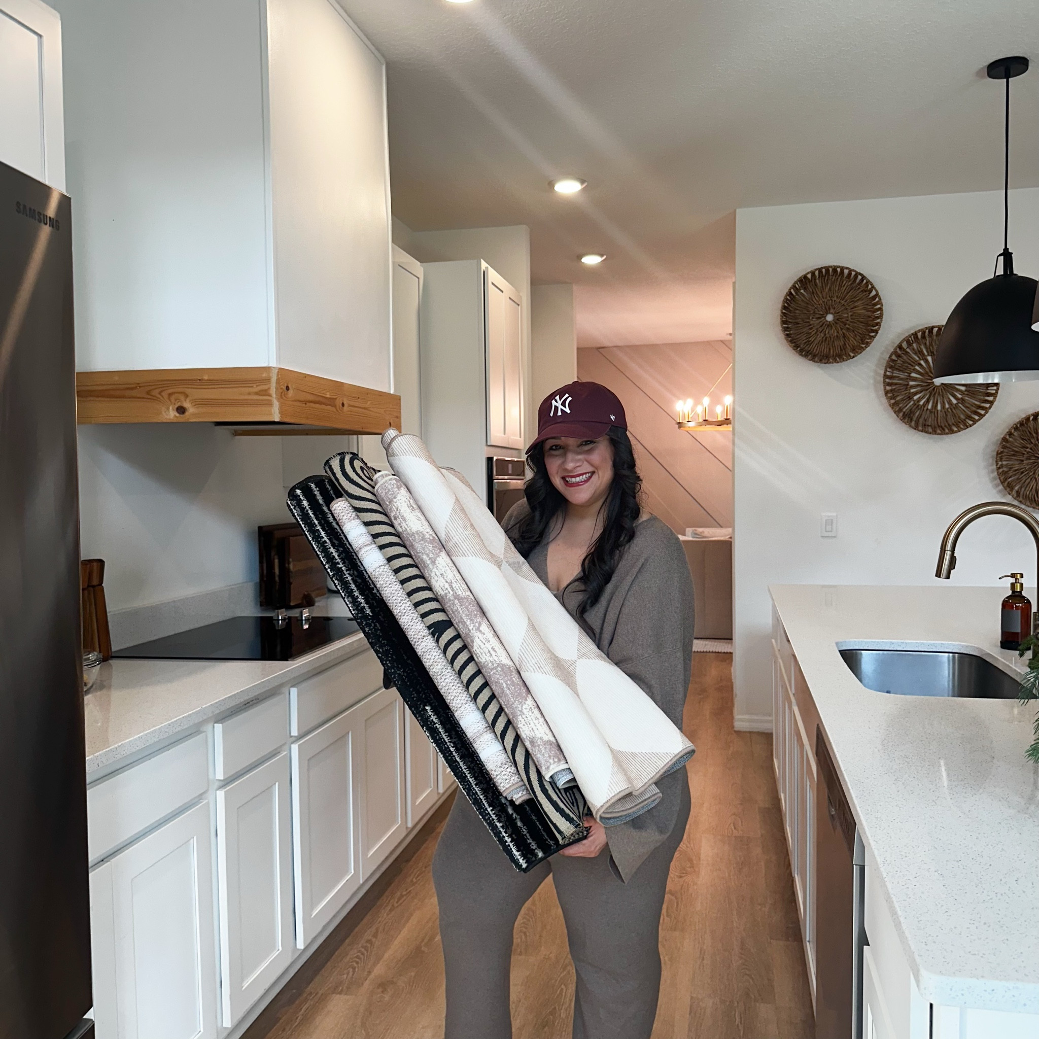 #ad I found the prettiest washable runners on @amazon for under $50 💃🏻🙌🏼♥️ #founditonamazon

Home
Home decor
Amazon home finds
Washable rugs
Washable runners 

#LTKSaleAlert #LTKHome #LTKWatchNow