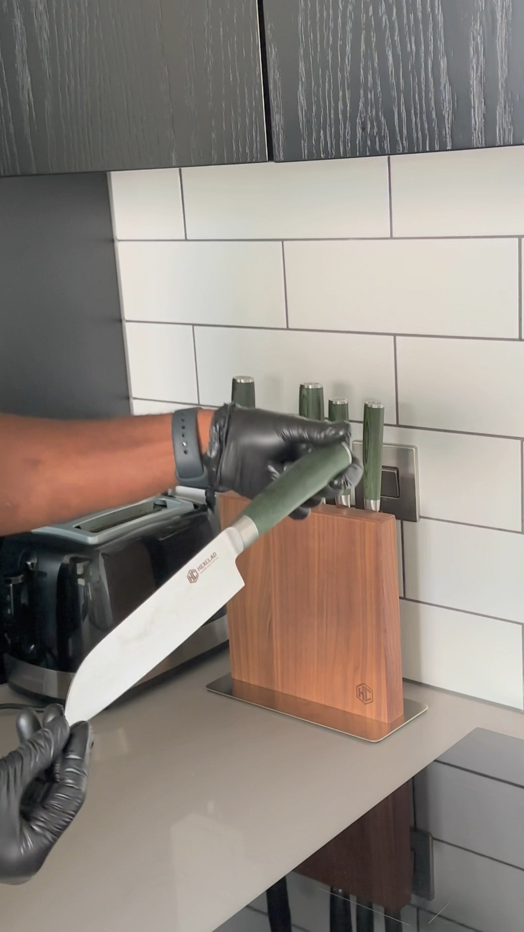 cooking experience with HexClad the ultimate kitchen and knife set that brings precision, durability, and style to every meal. 

#LTKhome