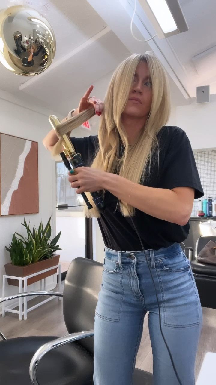 Using my 1” marcel curling iron.  

#LTKbeauty #LTKparties #LTKstyletip