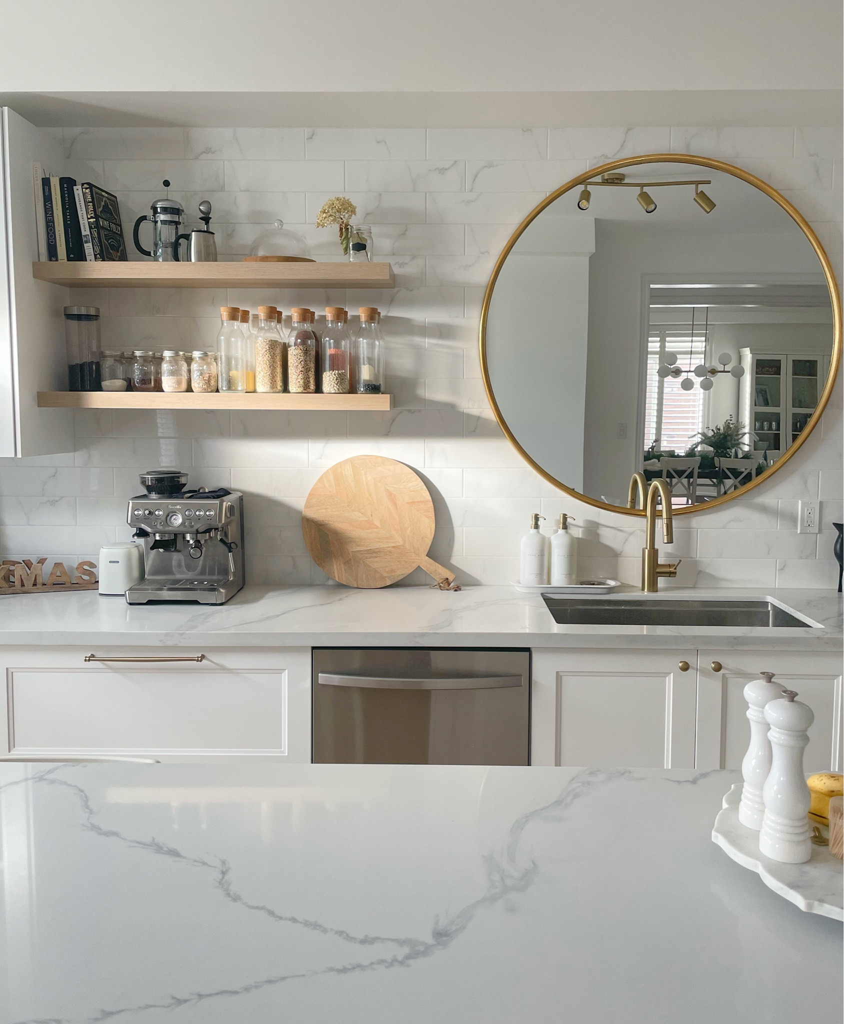 Dare I say the kitchen is finally complete? 😅
.
.


#LTKhome