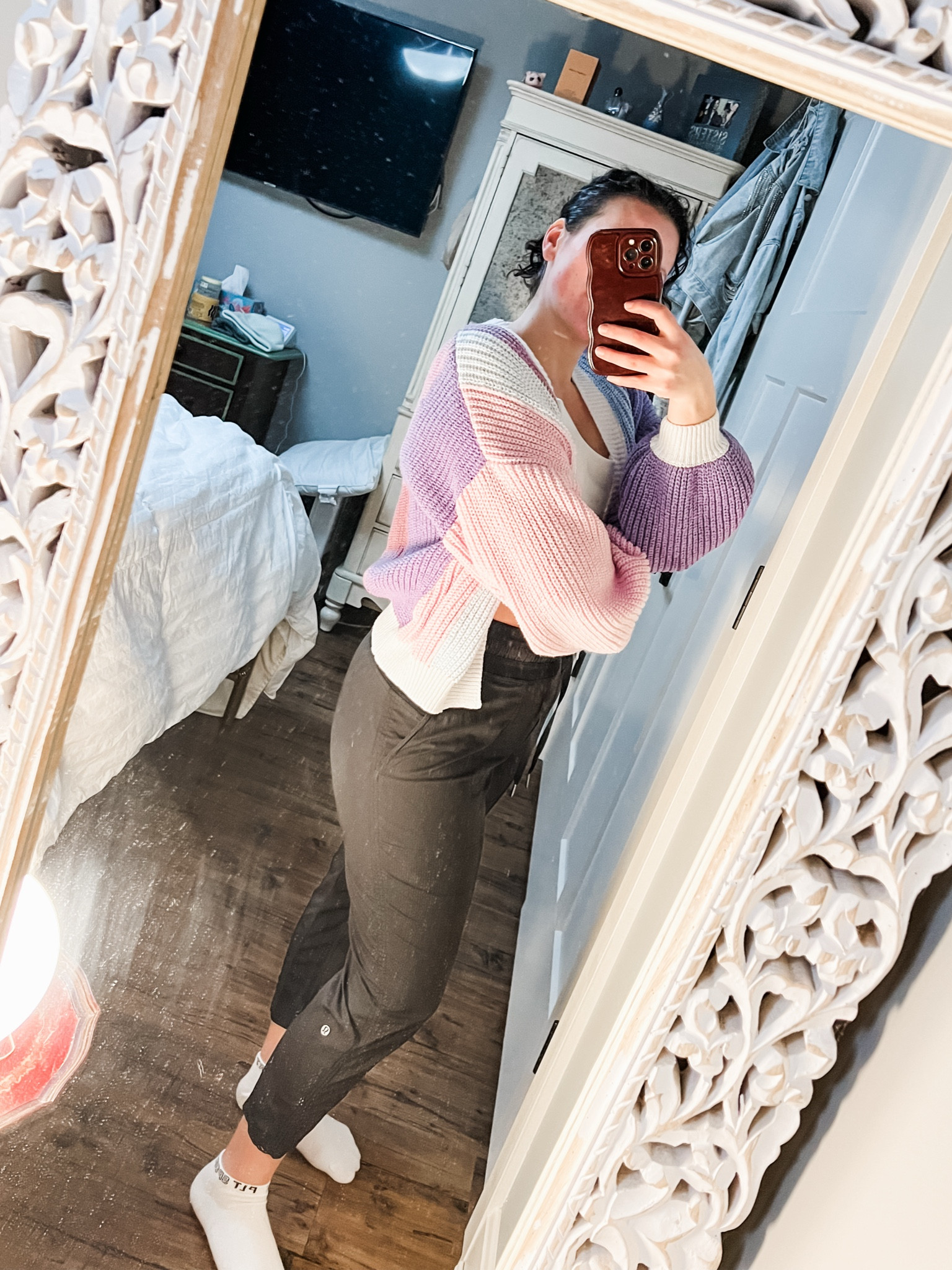 Morning started at 7am with chasing around a 4 year old!! Now I’m working on my bride’s floor plans until my facial at 1pm! This is the perfect running around outfit! These pants are also my fave to wear when I’m planning weddings!

#LTKActive #LTKWedding #LTKStyleTip