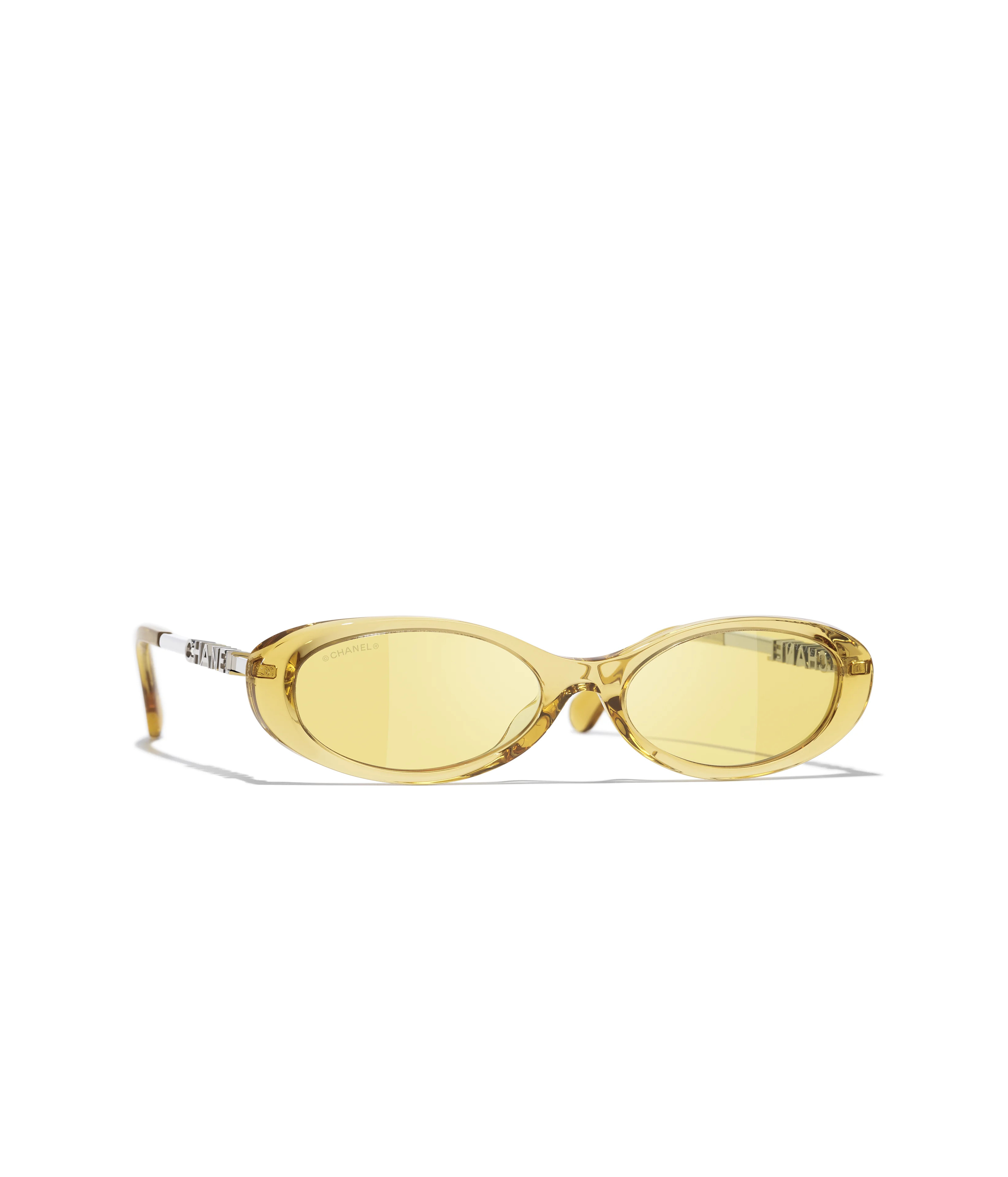 #hash-R19kjcld6 {
		object-fit: contain;
		aspect-ratio: auto;
		object-position: center;

		@med... | Chanel, Inc. (US)