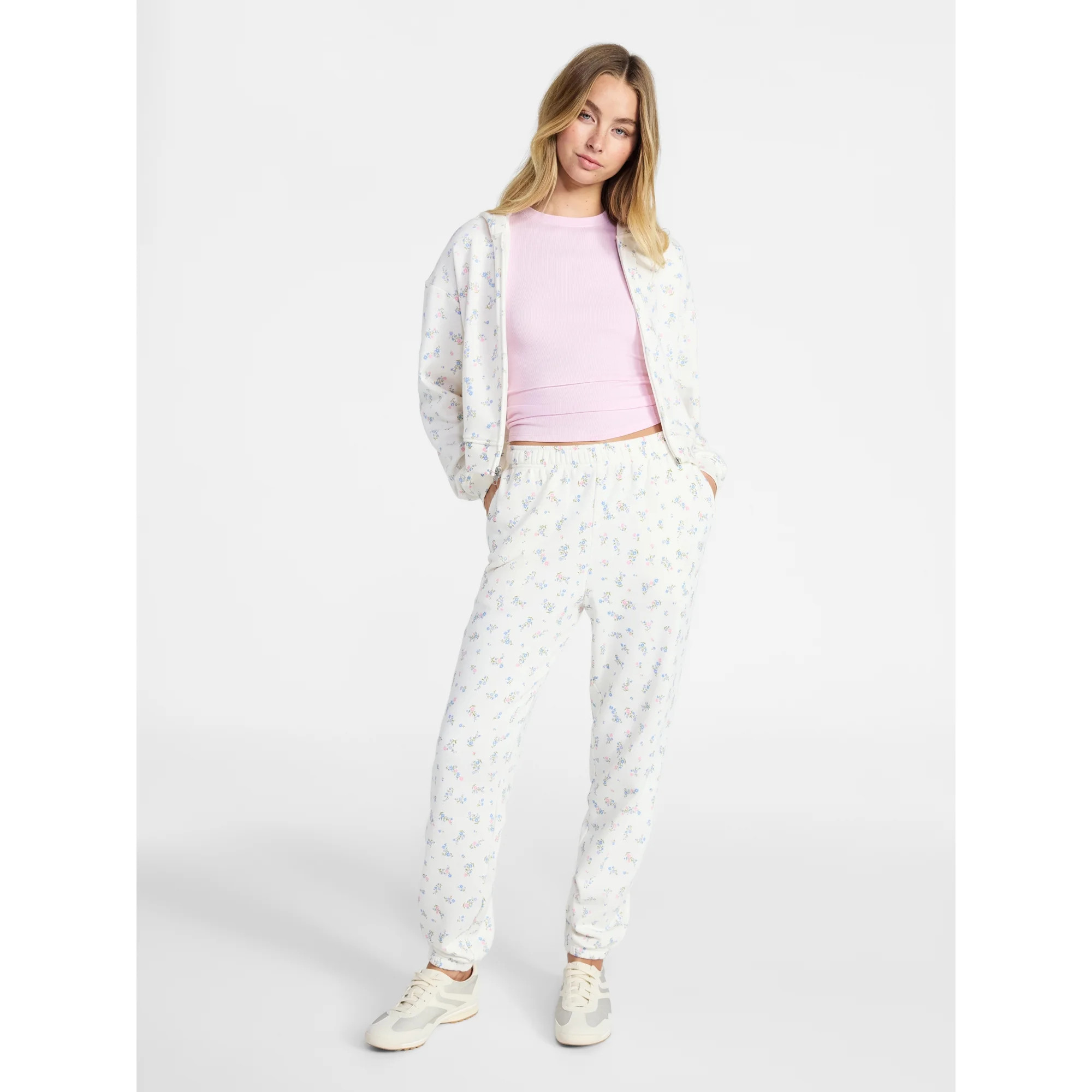 No Boundaries Printed Fleece Joggers, 29'' Inseam, Women's XXS-XXL | Walmart (US)