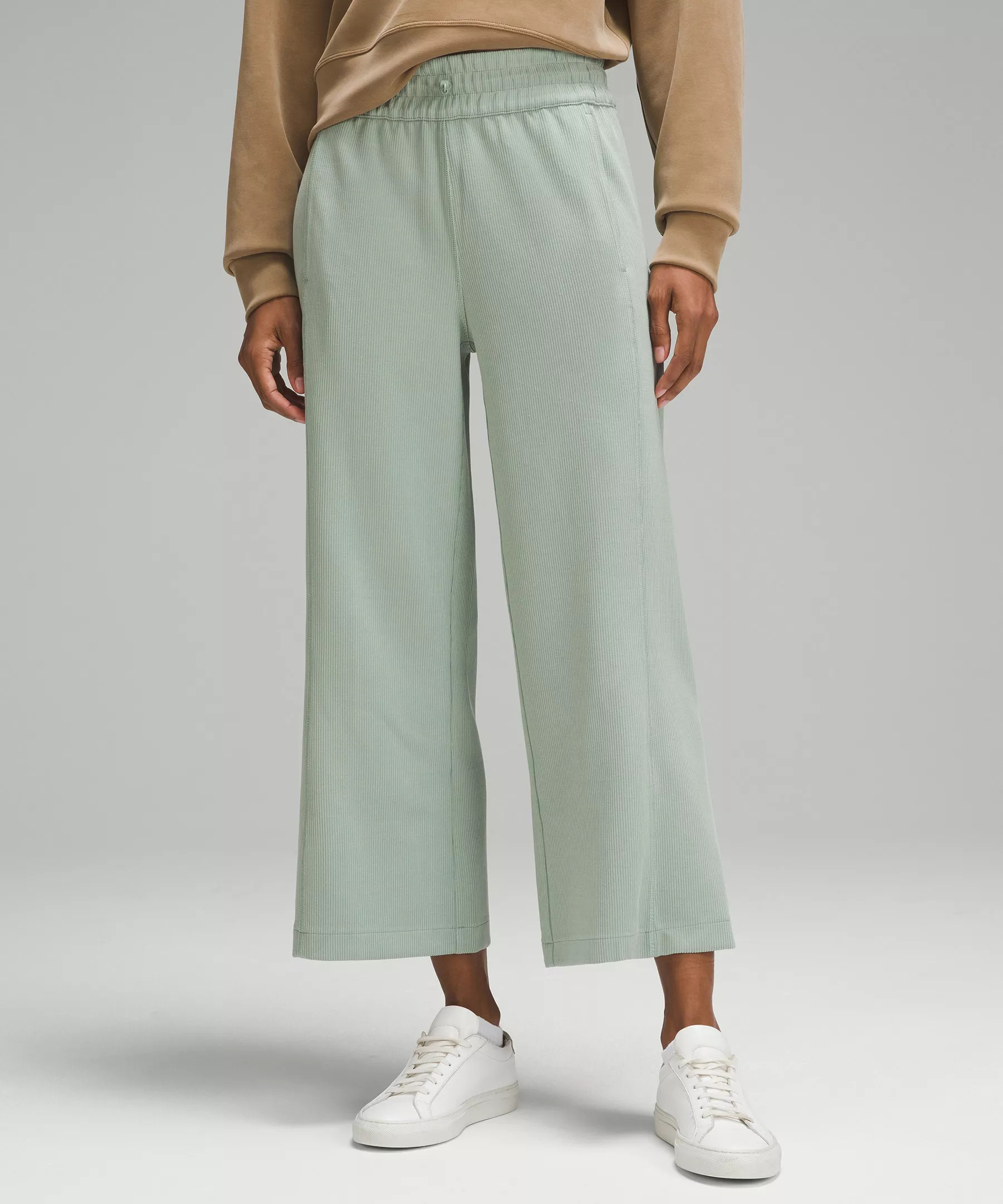 Ribbed Softstreme Mid-Rise Wide-Leg Cropped Pant 25" | Women's Capris | lululemon | Lululemon (US)
