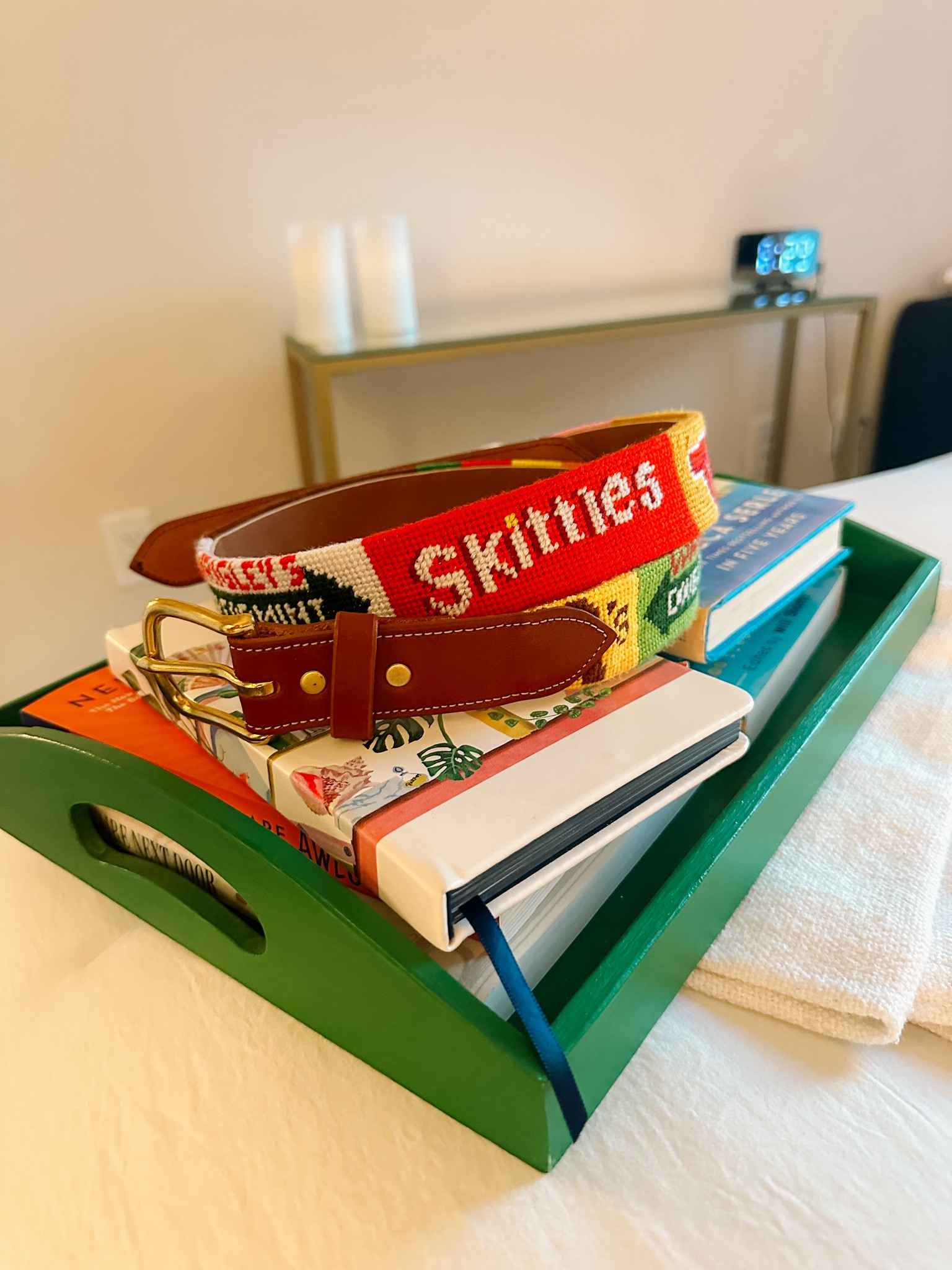 I always have the most fun shopping for my Dad….he’s retired & is enjoying his days golfing & relaxing!! I made him this needlepoint belt this year - below are a few other gifting favorites for the dads in your life! 💕💕