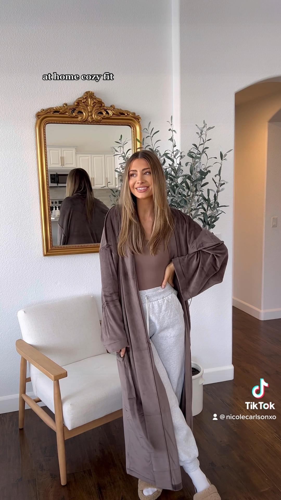 Small in bodysuit tts (the softest ever!!) and 4 in joggers (also love these and thicker / nicer for going out) small in robe! 🤍 