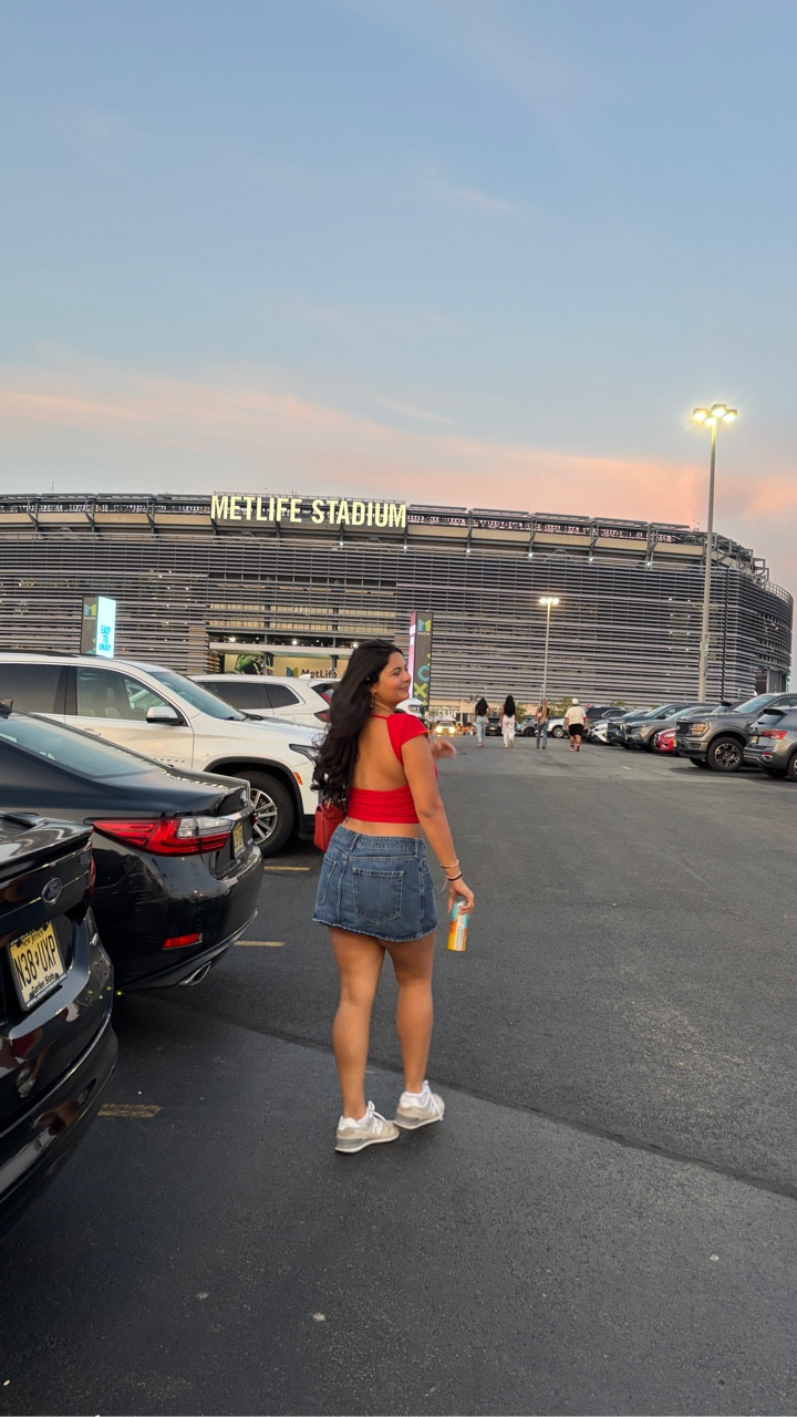 still in awe 🫶🏽🥹💕🌼🩷✨💕 #jonasbrothers #twenties #metlife #concertgrwm #outfit #makeup #hair #nyc #newjersey #jersey #browngirl