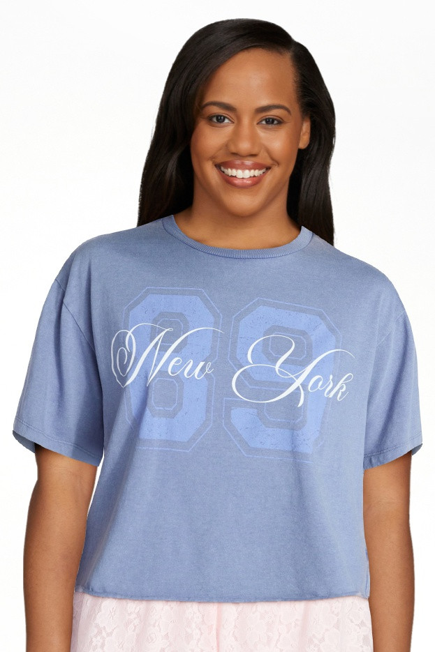 No Boundaries Boxy Cropped Graphic Tee, Women's XXS-XXL | Walmart (US)