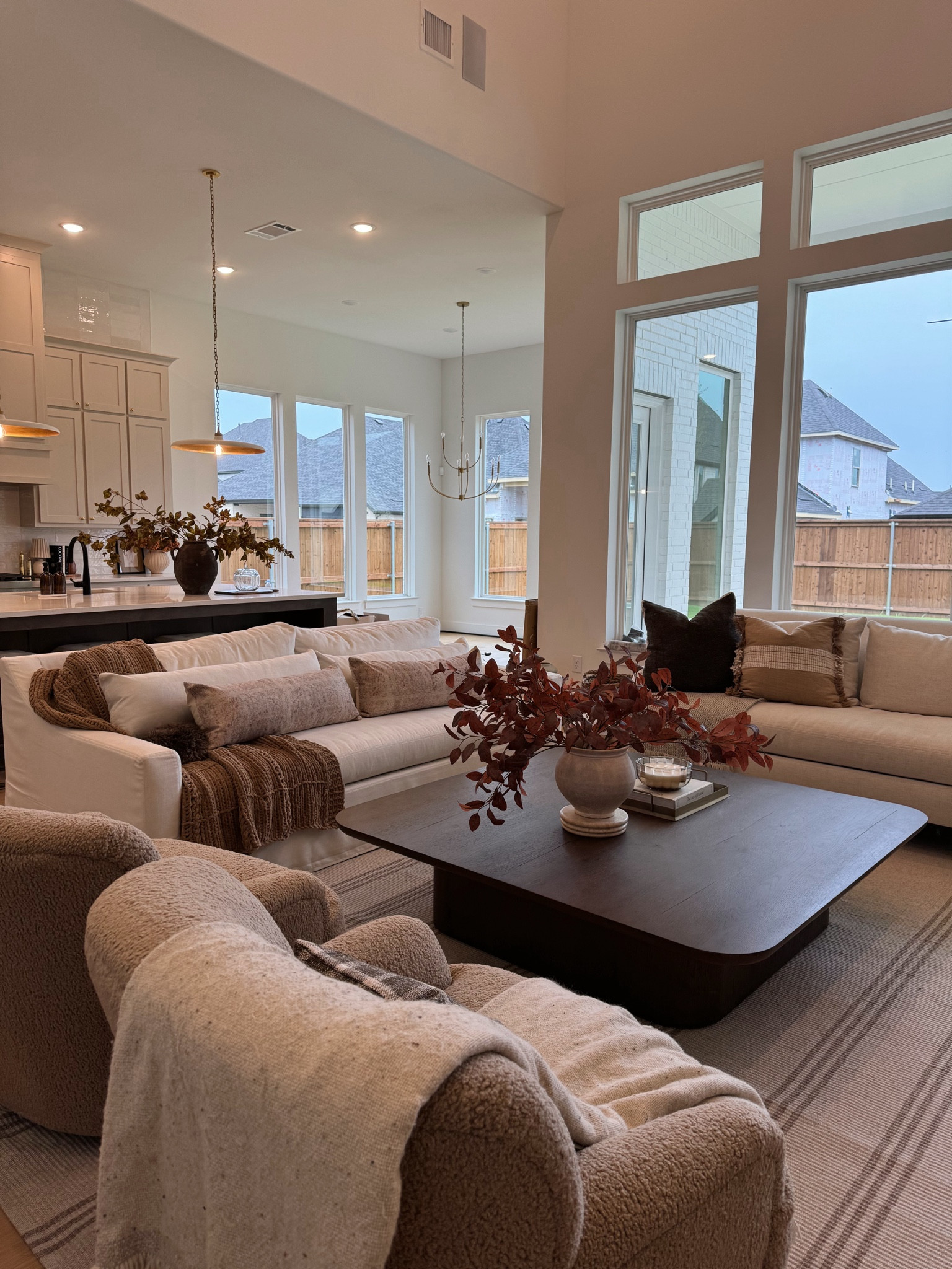 Fall decor | fall home decor | fall living room decorr

#LTKHome #LTKFindsUnder50 #LTKSeasonal