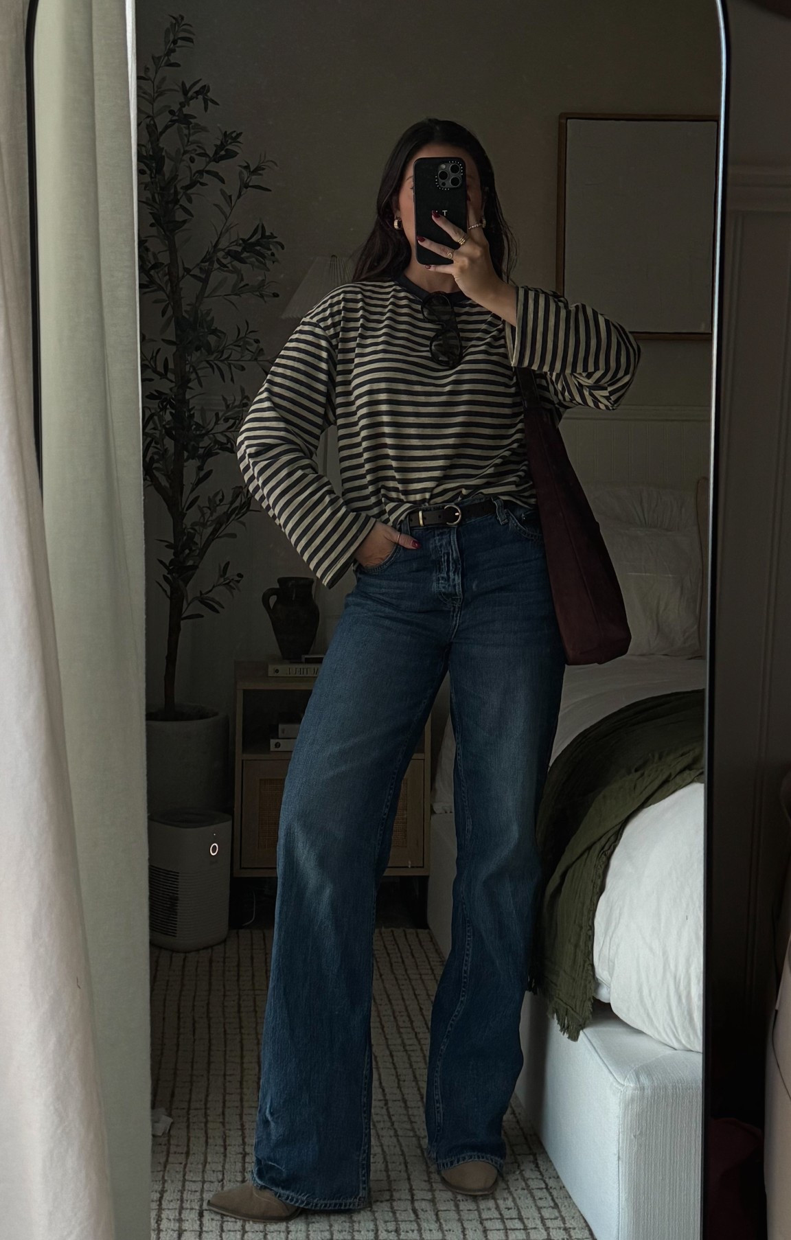 a perfect chilled and casual weekend outfit 🤎

#falloutfit #neutraloutfit #stripedshirt #widelegjeans #casualstyle #minimalstyle #frenchgirlstyle #westernstyle #effortlessoutfit #denimstyle #everydayoutfit #ltkfallfashion #ltkunder100 #ltkclassicstyle #ltkneutral #ootdfall #capsulewardrobe #streetstyle #neutrallook #fallfashion

#LTKStyleTip