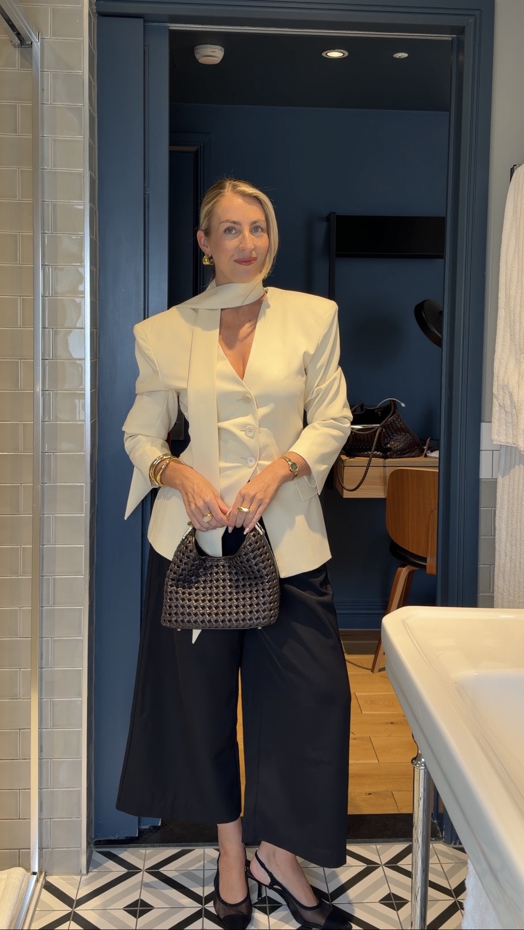 What I wore for dinner with Elizabeth Arden. Love this cream scarf blazer from ASOS 🤍✨ 

Dinner outfit, evening outfits, cream blazer, black cropped trousers

#LTKFashionMonth #LTKuk #LTKdatenight