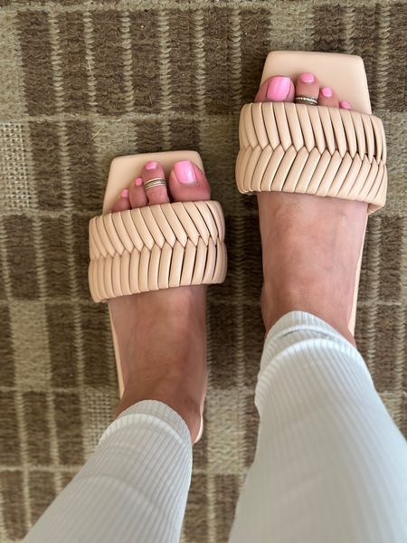 The cutest spring sandals 🌸and they come in three colors 

#LTKshoecrush #LTKfindsunder50 #LTKstyletip