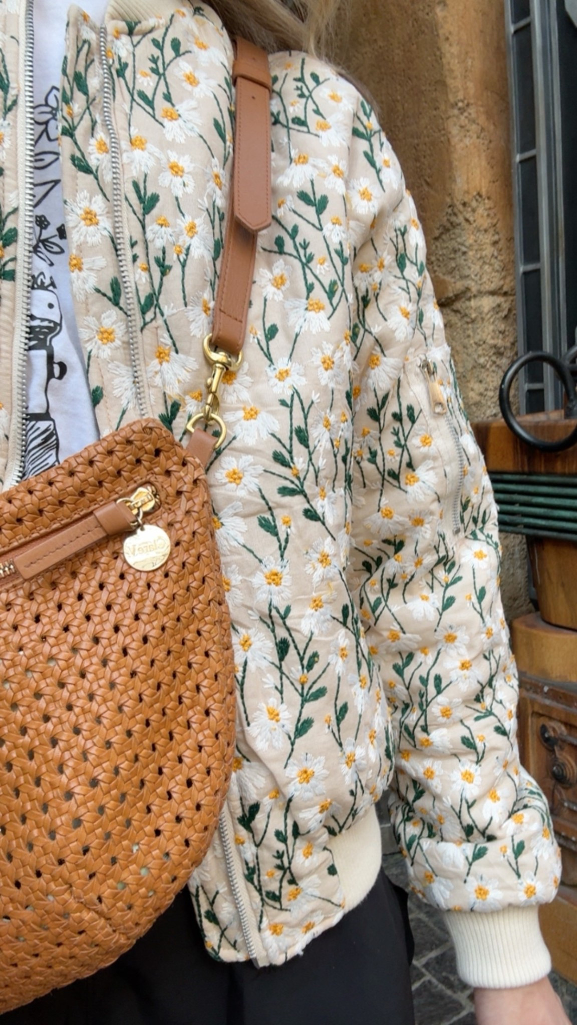 I absolutely love the floral design on this jacket, it’s perfect for spring (plus it’s under $40!!)! And this purse goes with me everywhere 
