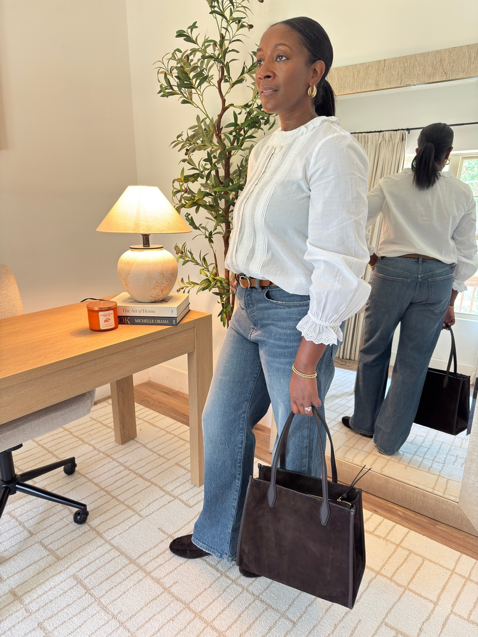 Easy fall styling 🤎

@Madewell pintuck top + Harvey jeans, linked here.

#madewell #fallstyle #falloutfit #womenover40 #styleover40 #denimstyle #elevatedstyle