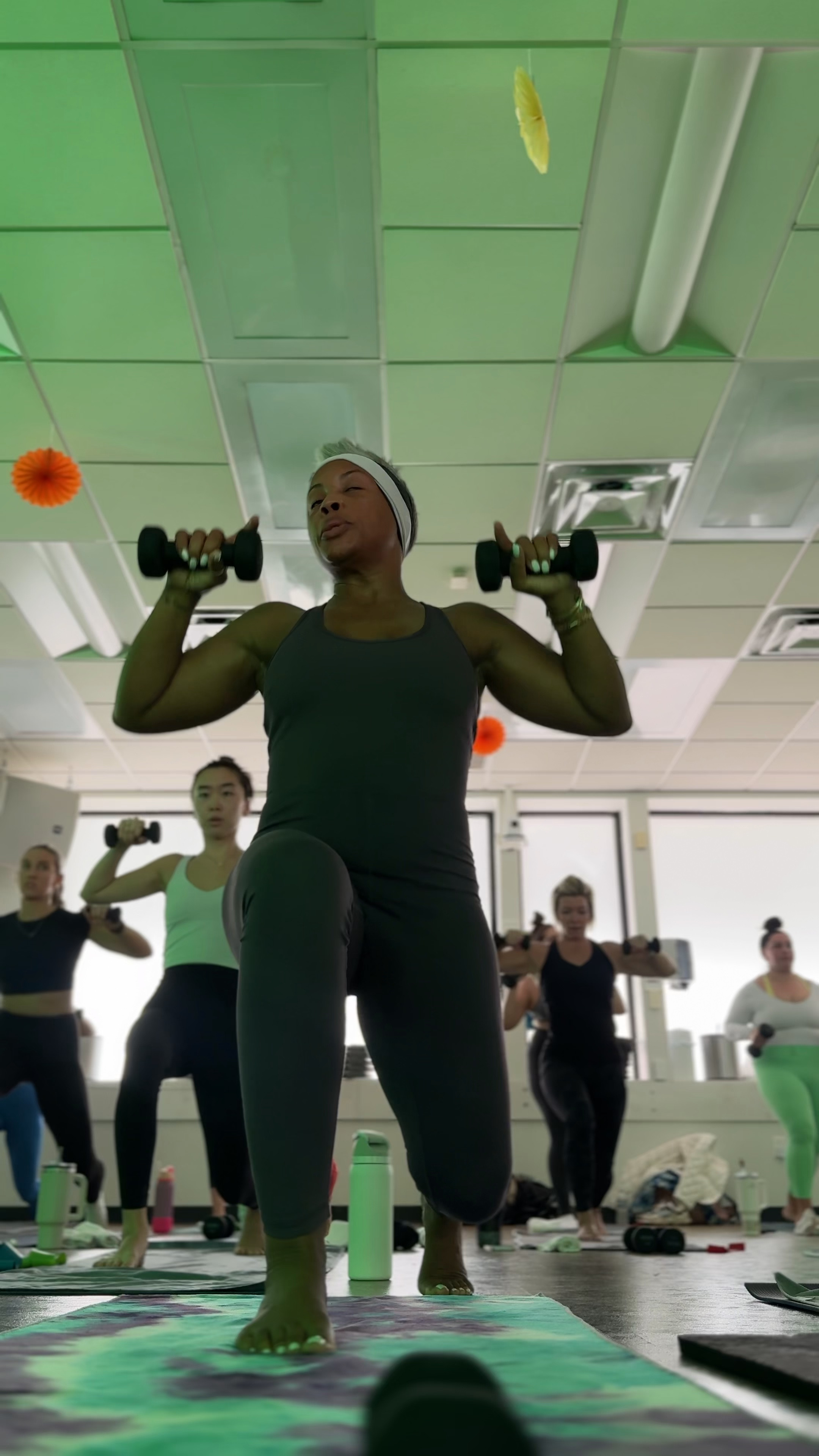 In class struggling! 100 degrees for 60 minutes + 1 hour=NO JOKE😂



#LTKOver40 #LTKFitness #LTKActive