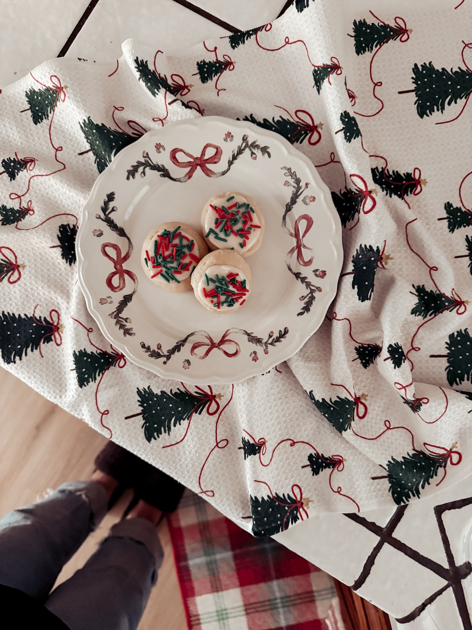 { christmas sugar cookies ❥

• Geometry Christmas Tea Towel in Ribbons and Trees   

Gift Guide for Her . Hostess Gift Guide . Gifts for Her } 

#LTKGiftGuide #LTKHoliday #LTKHome