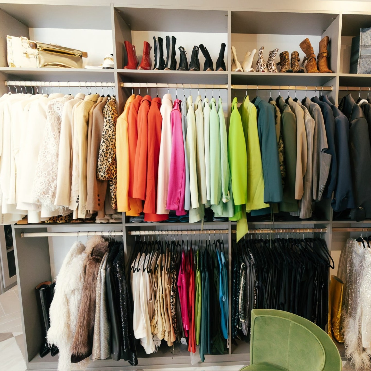 On the forecast this week: Organized Outerwear❄️🧥

📸: @letoyaluckett ‘s Dream Custom Closet Project

#theorderproject #professionalorganizer #closetorganization #winterfashion #coatcloset