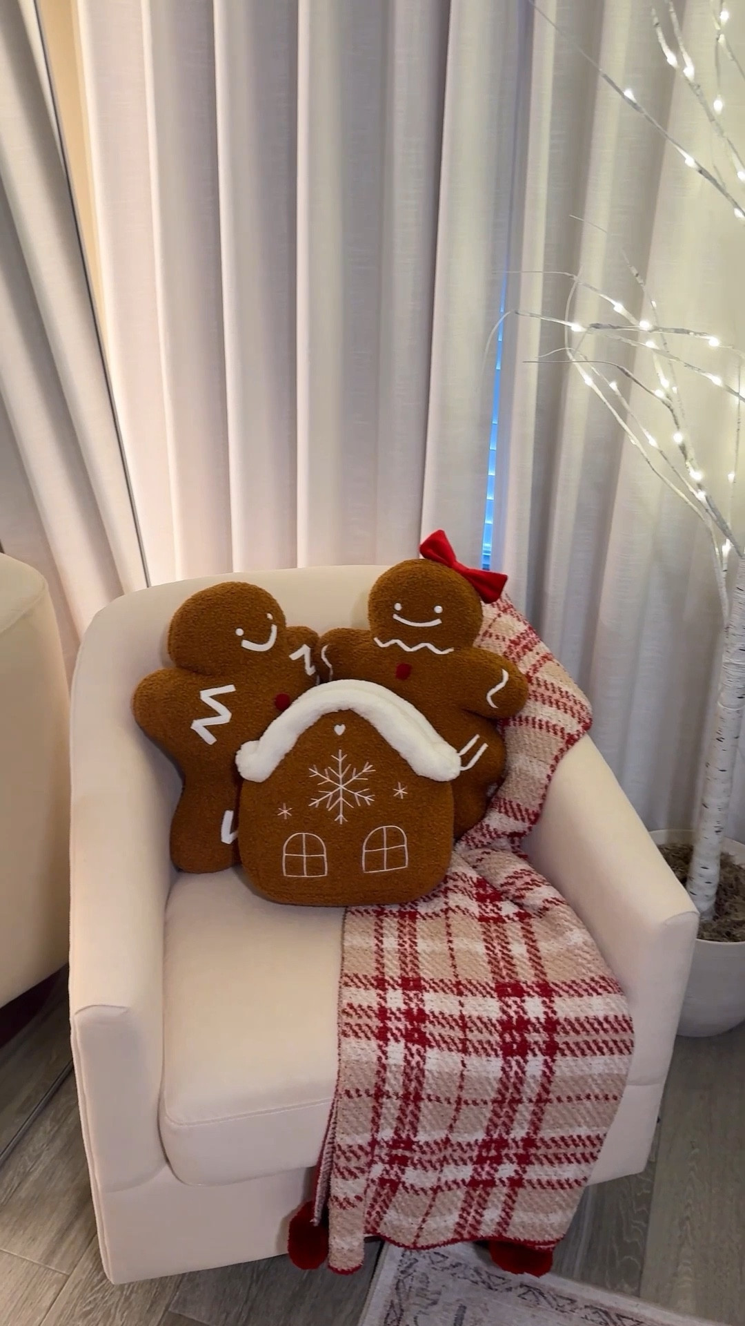 Bedroom corner decor 🎄✨

#LTKFindsUnder50 #LTKSaleAlert #LTKHoliday