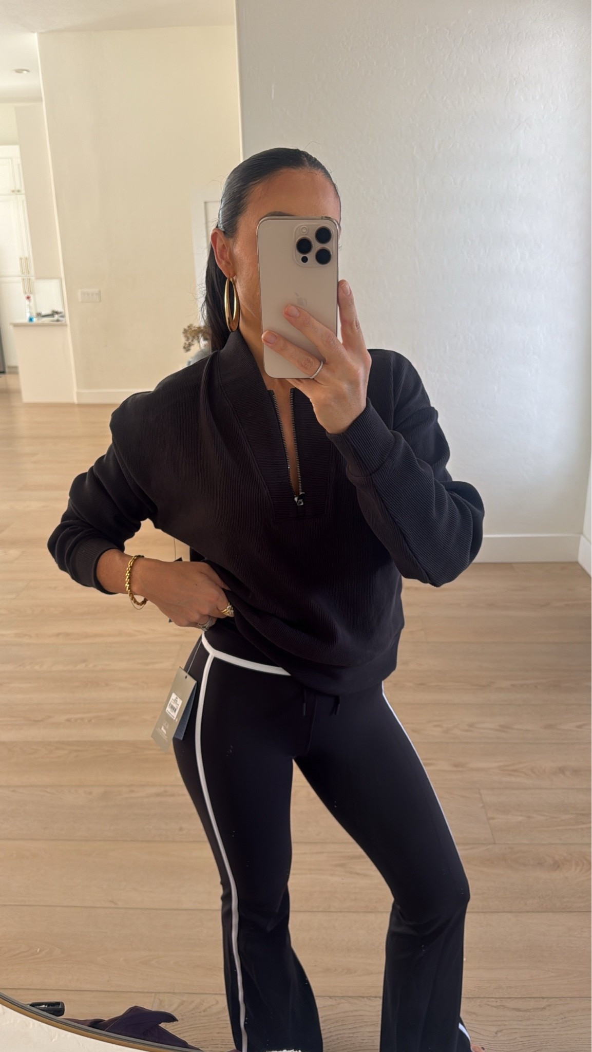 Walmart active outfit on sale
Pullover jacket size XS 
Flare piped leggings size XS
