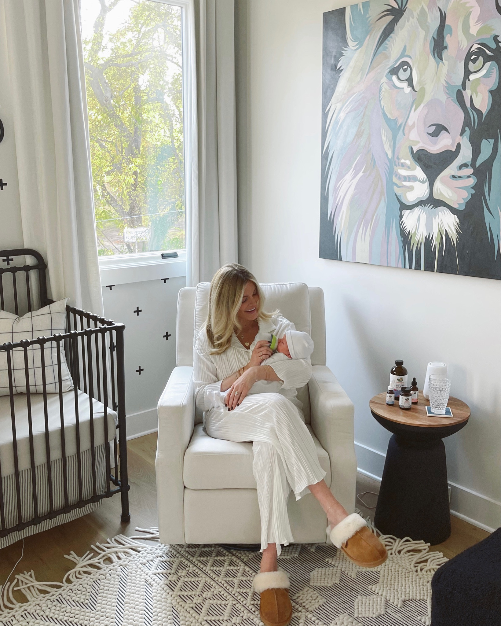 let’s talk postpartum. the fourth trimester is real some days EASY, many HARD, and I can say even some really DARK days too and definitely not this cute so one thing I have focused on with both of my journeys is trying to take care of myself in some way each day. one simple way I do that is with my morning ritual and taking supplements that make me feel taken care of. thanks to @maryruthorganics postnatal liquid iron, probiotic & omega- 3 drops I am feeling  like a good mom most days 💪🏻 use my code ‘LRN20’ for 20% off @maryruthorganics and ‘MROLRN20’ when you shop on @amazon! #maryruthsorganics #ad 