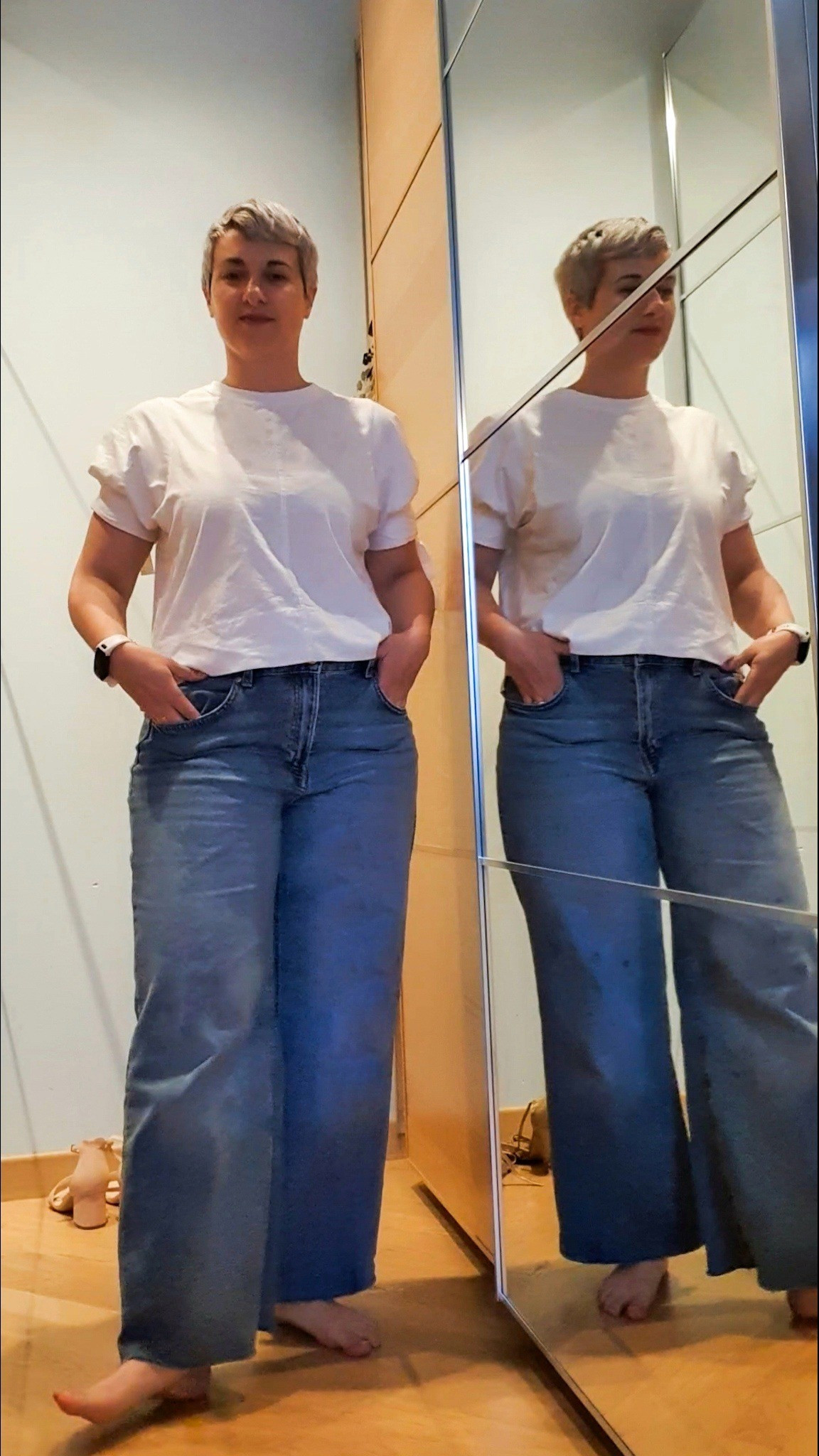 Tshirt bianca e jeans. Basico ma mai scontato.#shein #hm #tshirt #jeans #2024 #outfit #spring2024 #outfit #betterthanbasic #spring #springstyle #styleblogger #liketkit #ltk #stylish40s #shortsfeedMusica: Sunshine StateMusicista: AI music

#LTKmidsize #LTKeurope #LTKspring