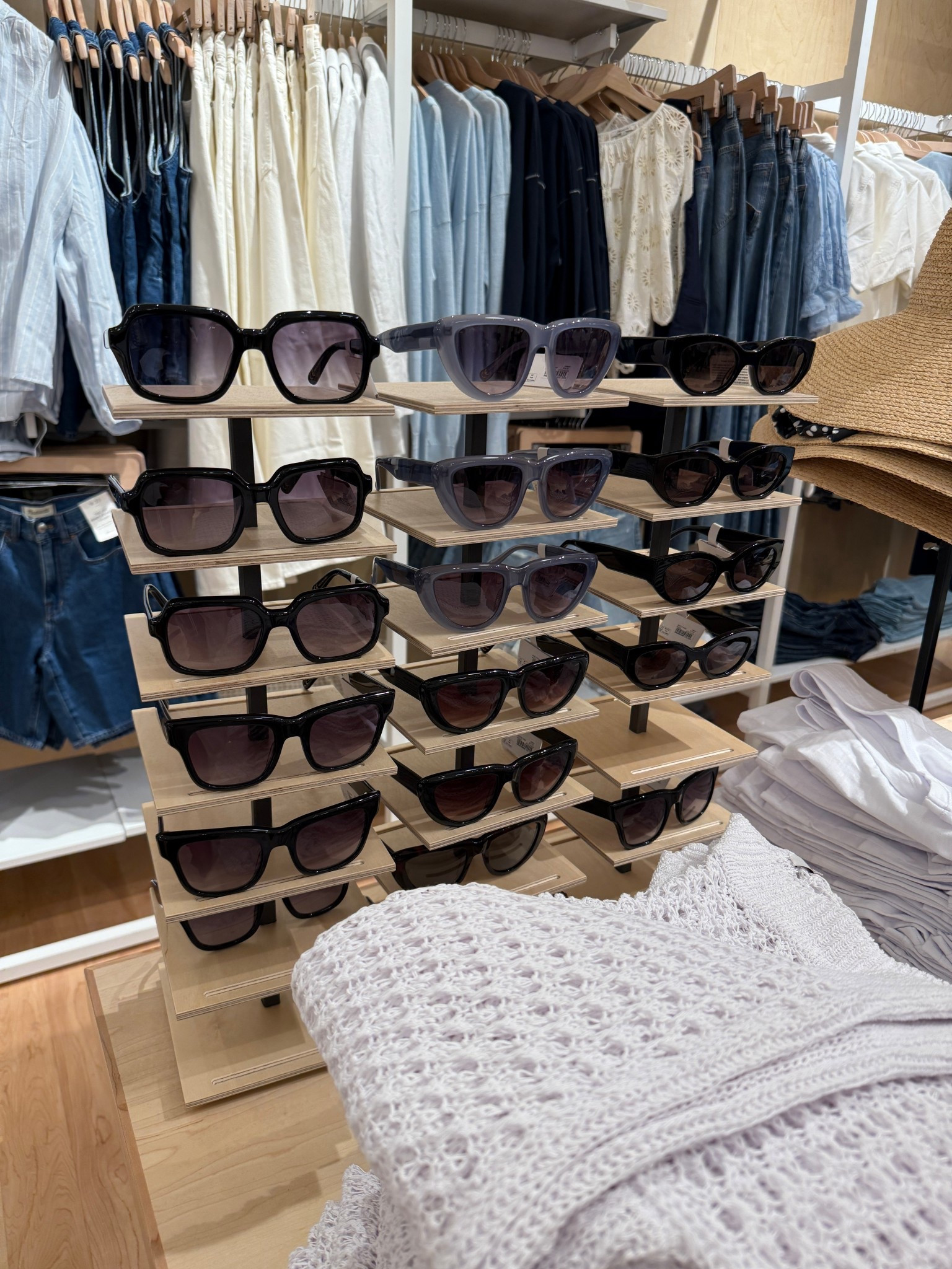 Madewell sunglasses 😎 lots of styles on sale right now!

Madewell, sunglasses, sunnies, oversized sunglasses, aviators, summer sunglasses 

#LTKFindsUnder100 #LTKSaleAlert #LTKFindsUnder50