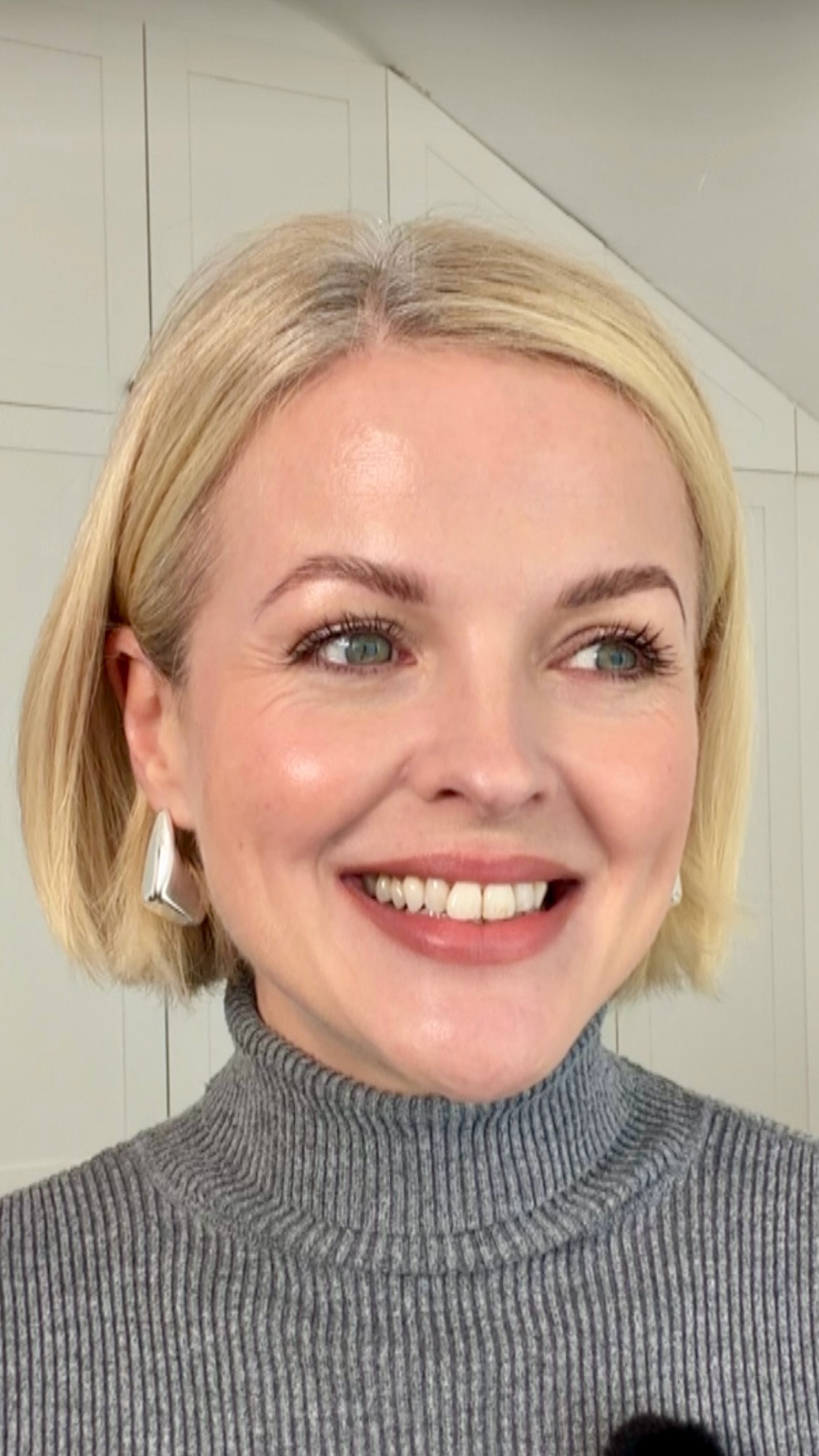 Menopause makeup routine for confidence (simple + natural)

Menopause can quietly knock your confidence — not just how you look, but how you feel.
This is my everyday, low-effort makeup routine for days when motivation is low and I just want to feel a bit more like myself again.

I’m comfortable wearing no makeup for work, but this is about choosing myself — not covering up or fixing anything.

Sharing the exact products I used here so you can shop or save easily 🤍

✨ Natural makeup
✨ Menopause & midlife friendly
✨ Confidence-boosting essentials
✨ Easy everyday routine


#LTKeurope #LTKbeauty