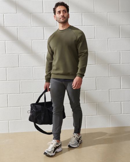 My AF YPB Collection is now live! Use code: AFKATHLEEN for 25% off sitewide! Cort is wearing a medium in pullover & pants, shoes run tts! #kathleenpost #abercrombie #afxkp #outfitsfordudes

#LTKfindsunder100 #LTKSeasonal #LTKfitness